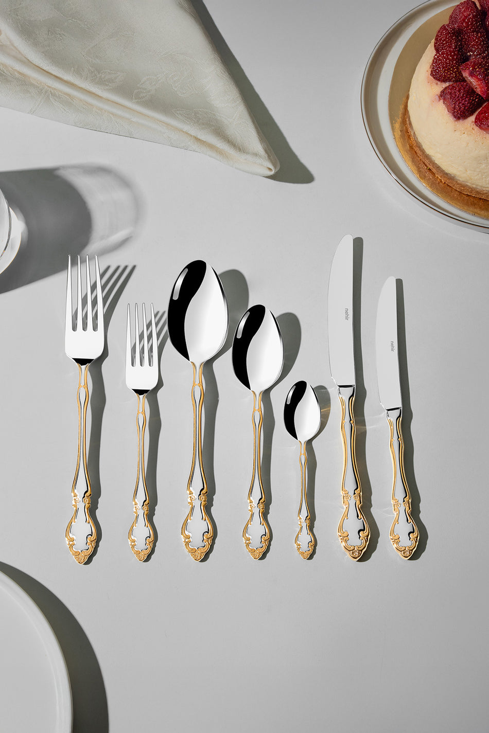 Nehir adriana altin Plain 12 Place Setting 89 Piece deri Boxed Flatware Set - MALLTURK