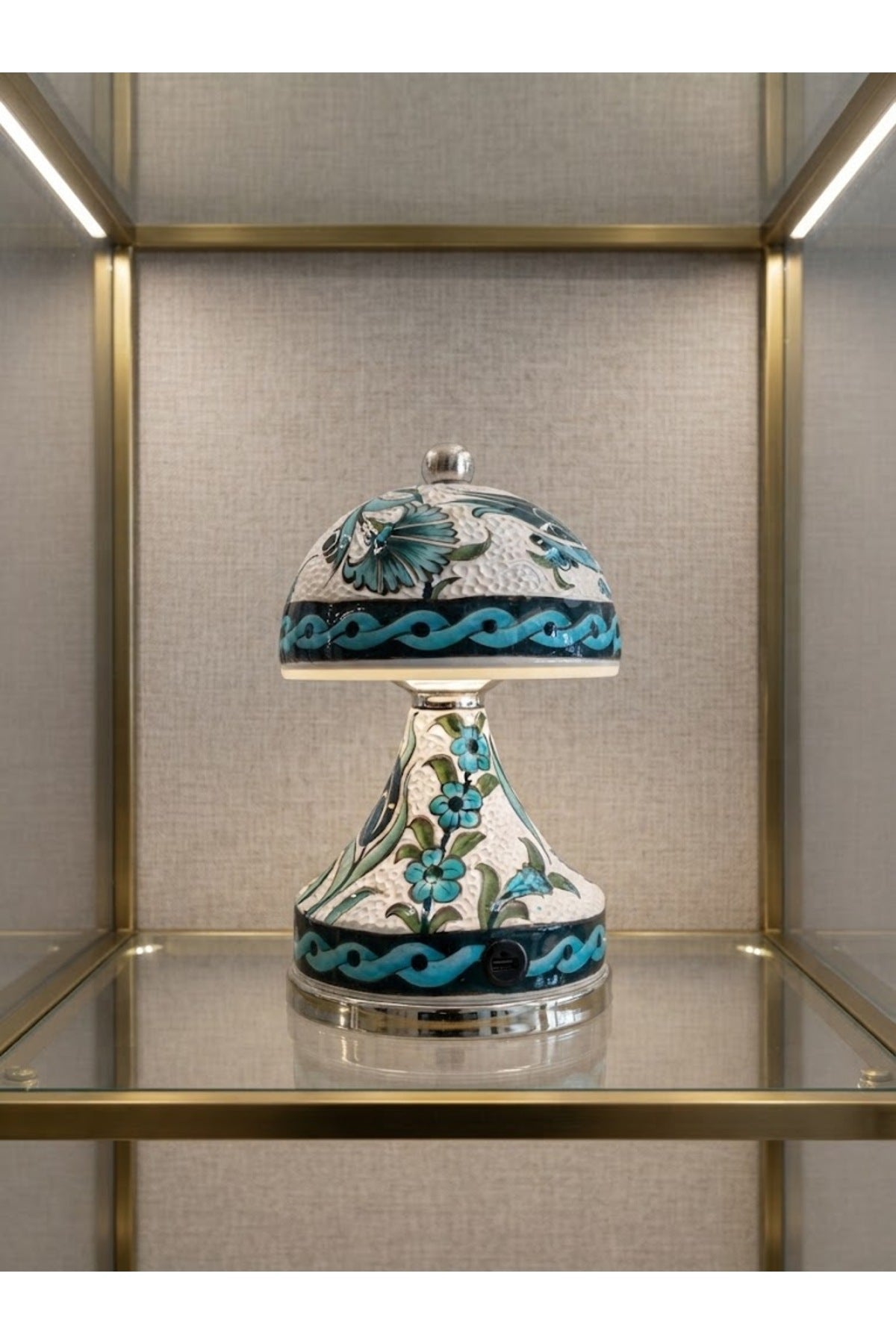 General Brands Traditional Tile Patterned Decorative Table Lamp - MALLTURK
