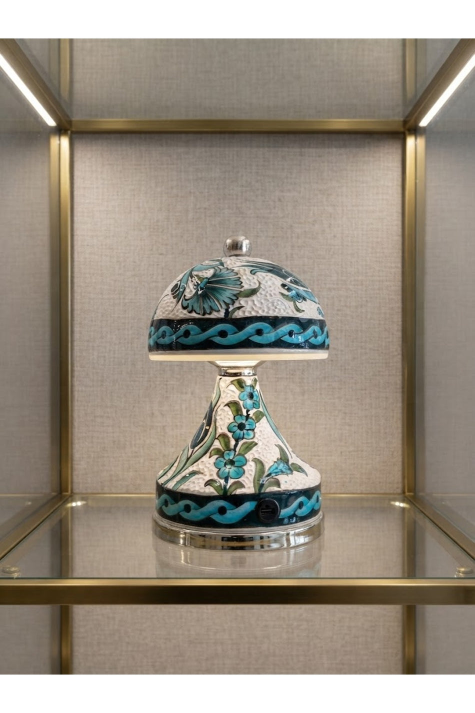 General Brands Traditional Tile Patterned Decorative Table Lamp - MALLTURK