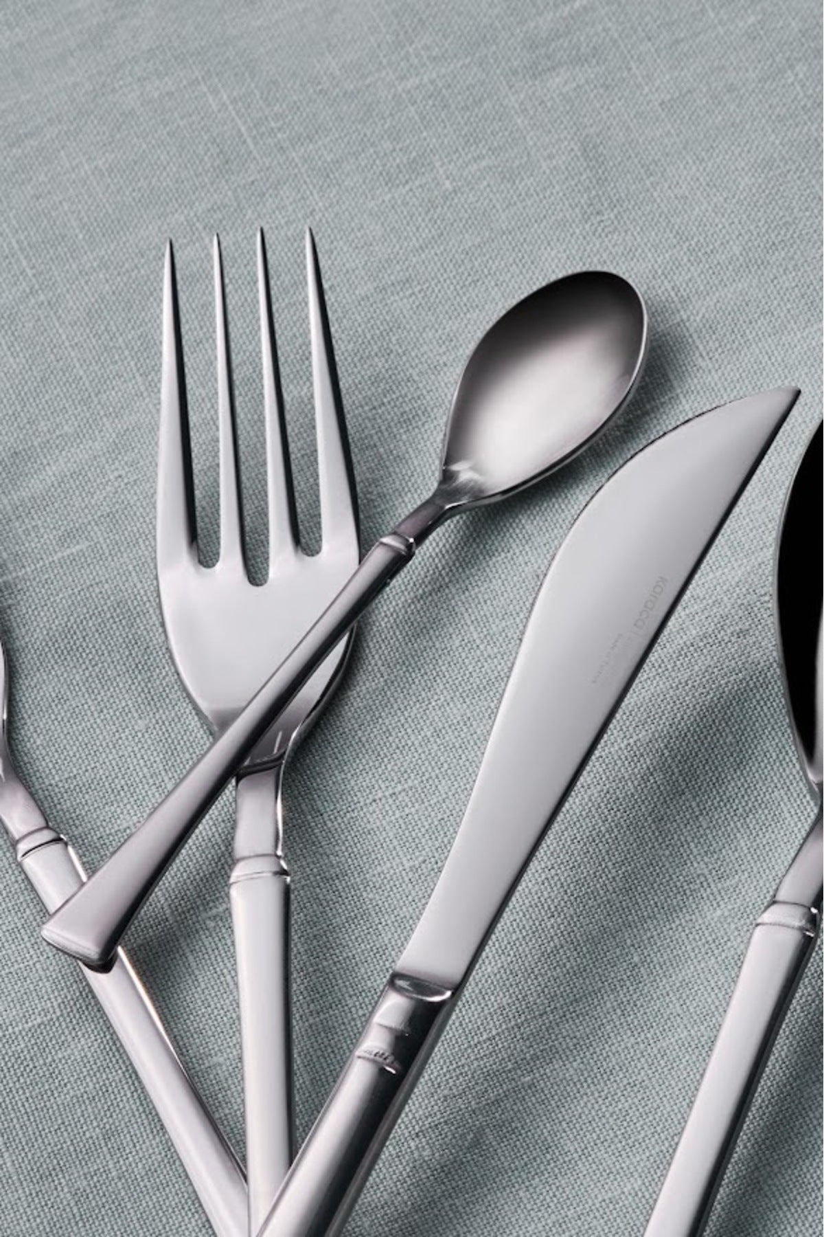 Karaca rayer 72 Piece 12 Place Setting Flatware Set - MALLTURK