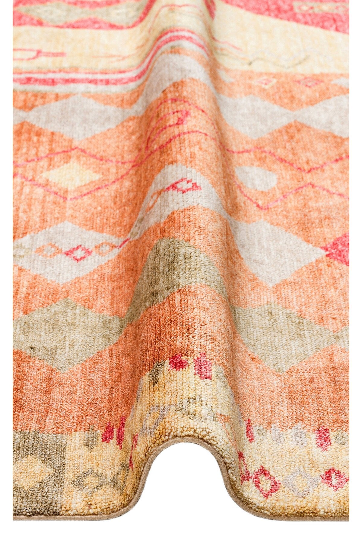 Eko Hali Zara ZR 10 Red Autumn is a special loom rug shaped by the intensive handiwork of women from Usak. - MALLTURK