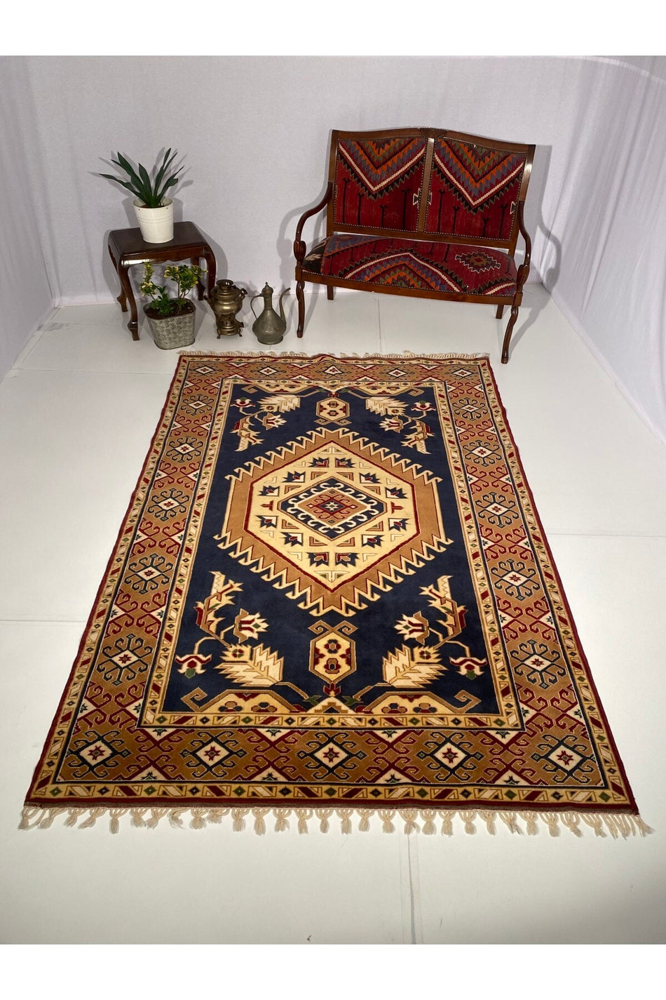 Sirvan Hali Handwoven Antique yoruk Carpet - 168 x 242 - MALLTURK