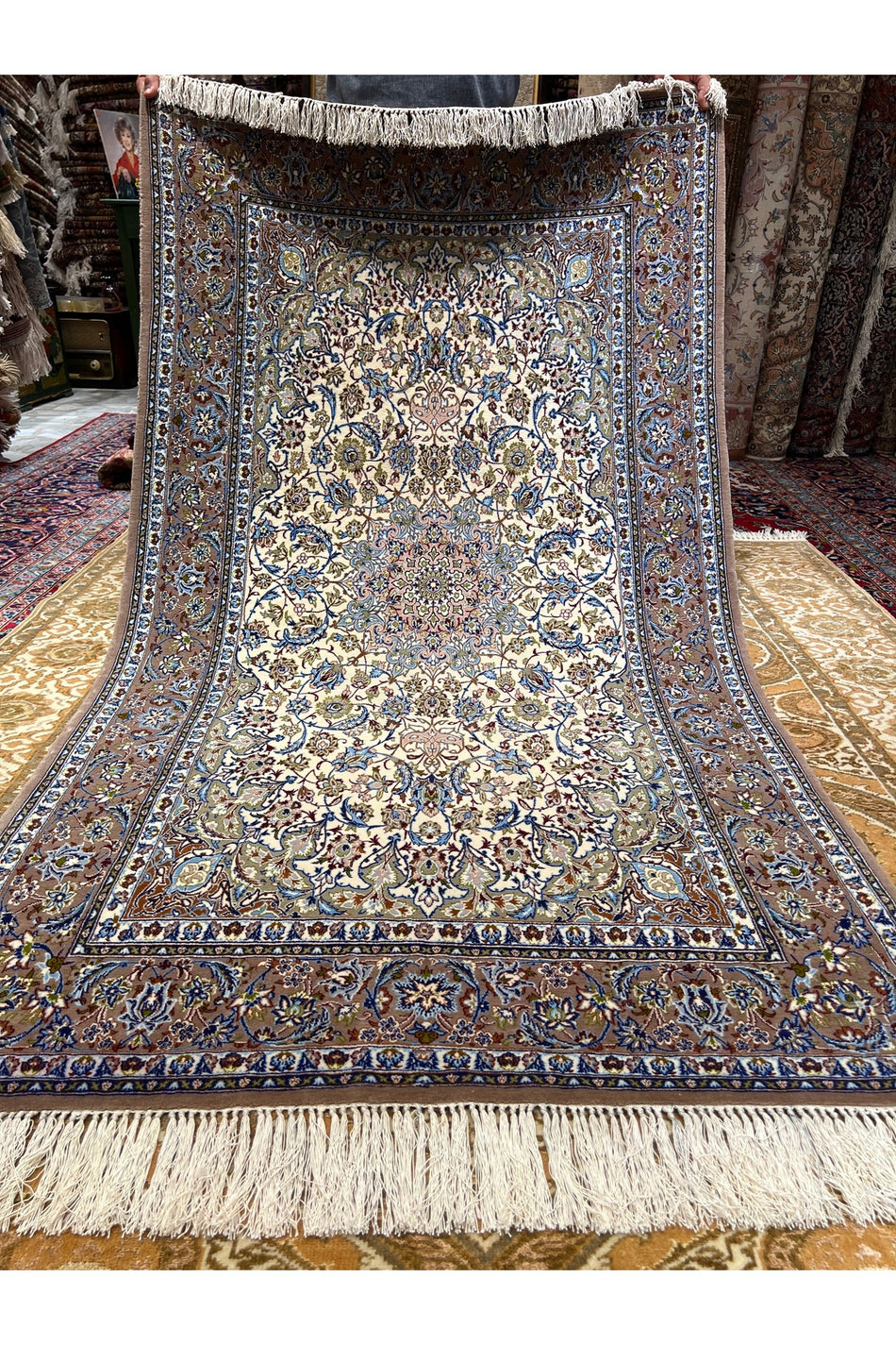 RD RAMAZAN DAG Hand Rug Art Hand-Woven Iranian Silk Blend Isfahan Rug Quality Exceptional Size 200x110