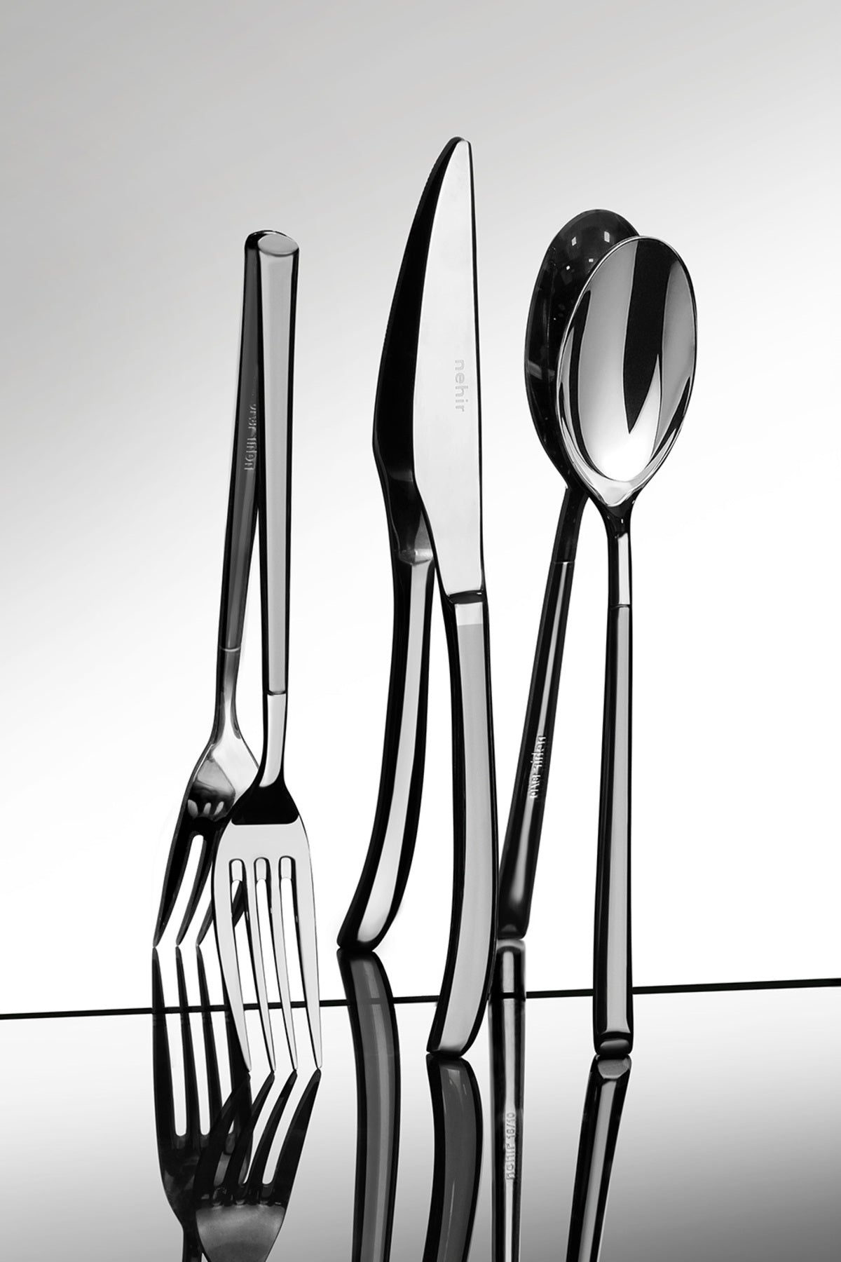 Nehir elegance Satin 12 Place Setting 84 Piece deri Boxed Flatware Set - MALLTURK