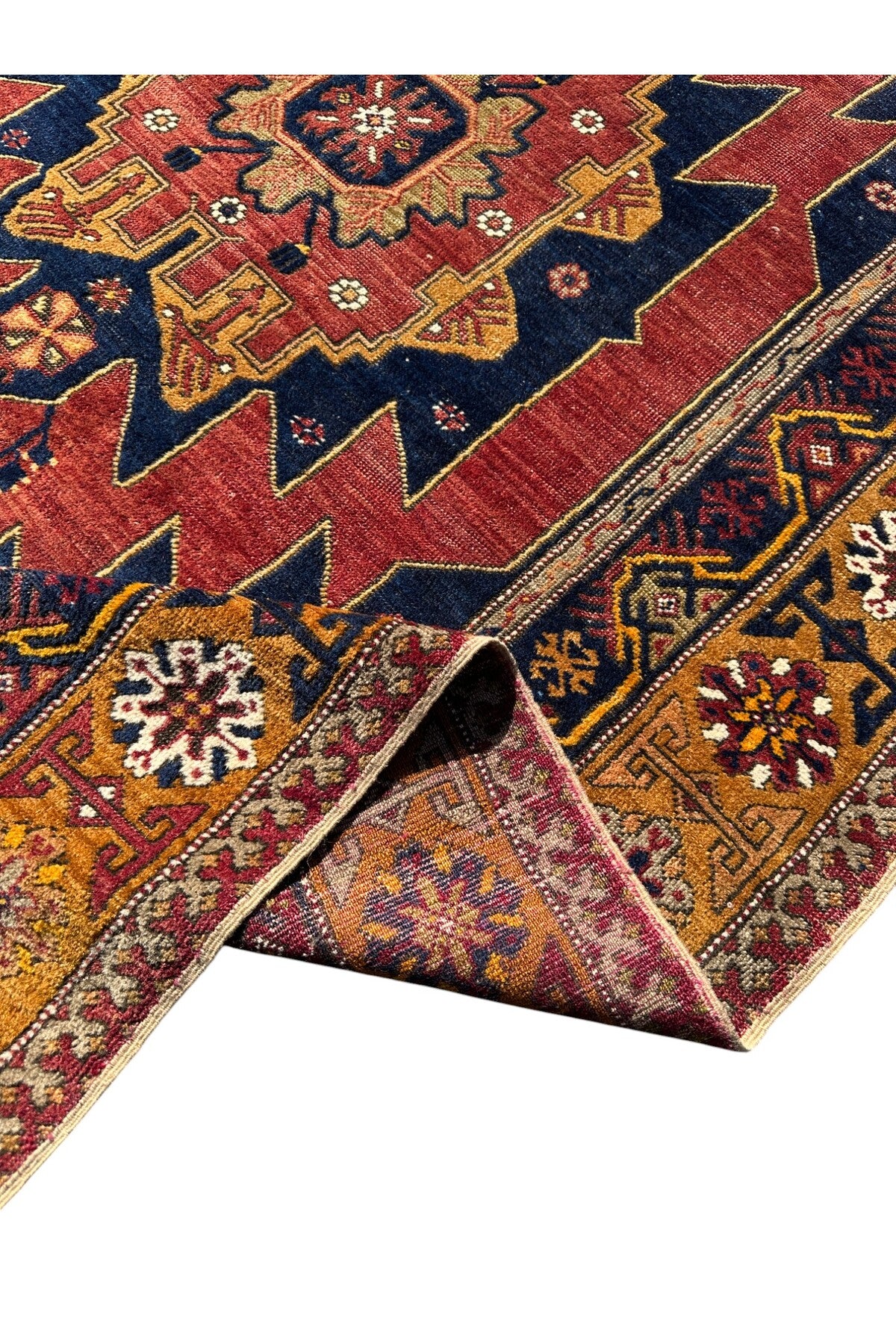 BURAK Rug Hand-Woven Antique 140 Yasinda ZILE Rug 130x230 Natural Dye Basyapit Rug - MALLTURK