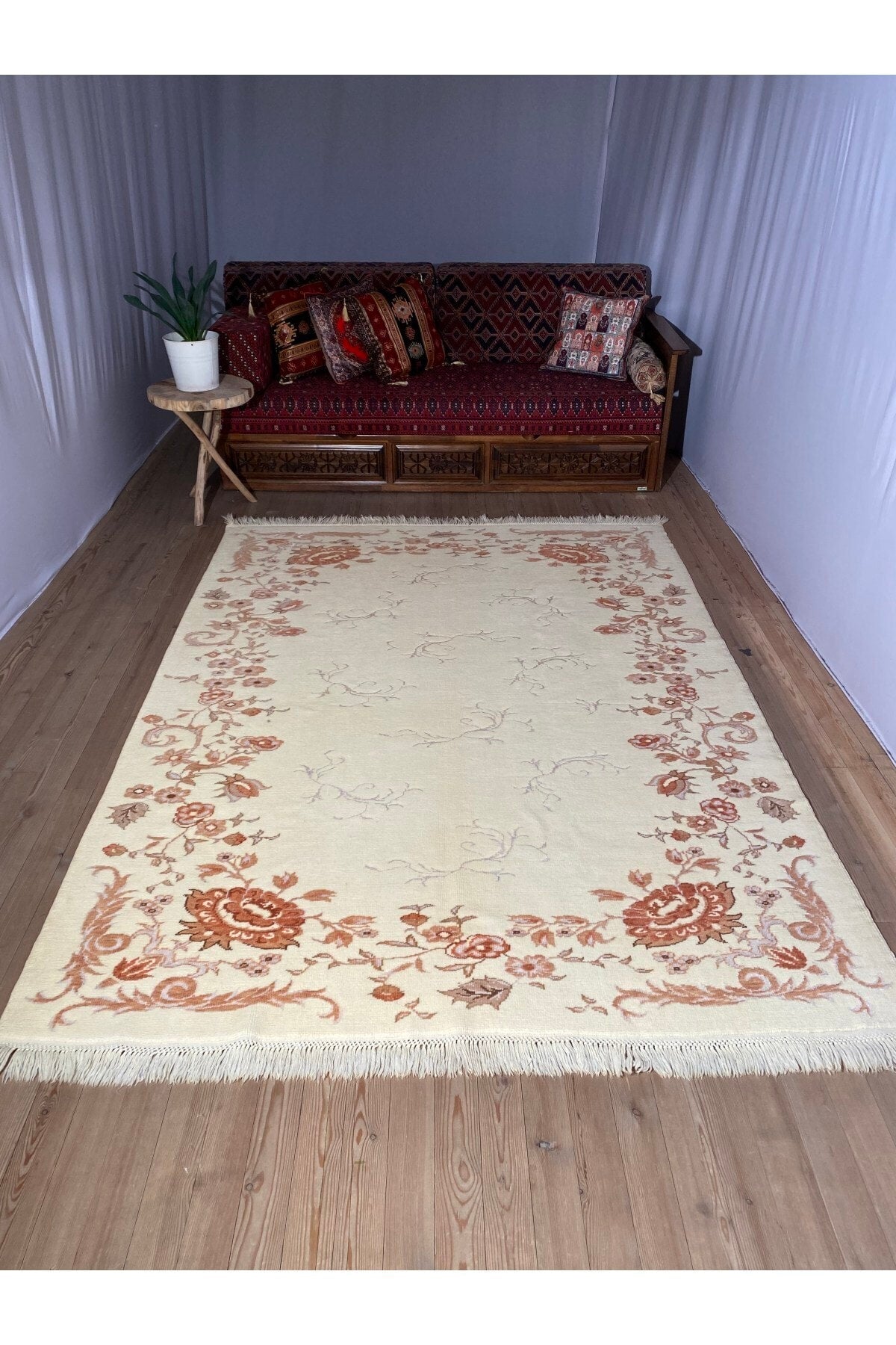 SIRVAN Rug Hand-Woven Usak Rug-175 X 234