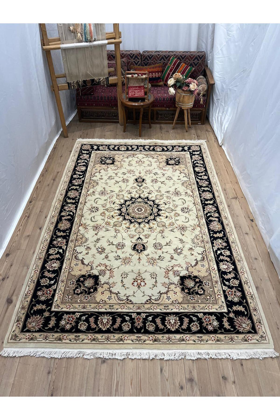 Sirvan Handwoven Afghan Usak Carpet - 183 x 275 - MALLTURK