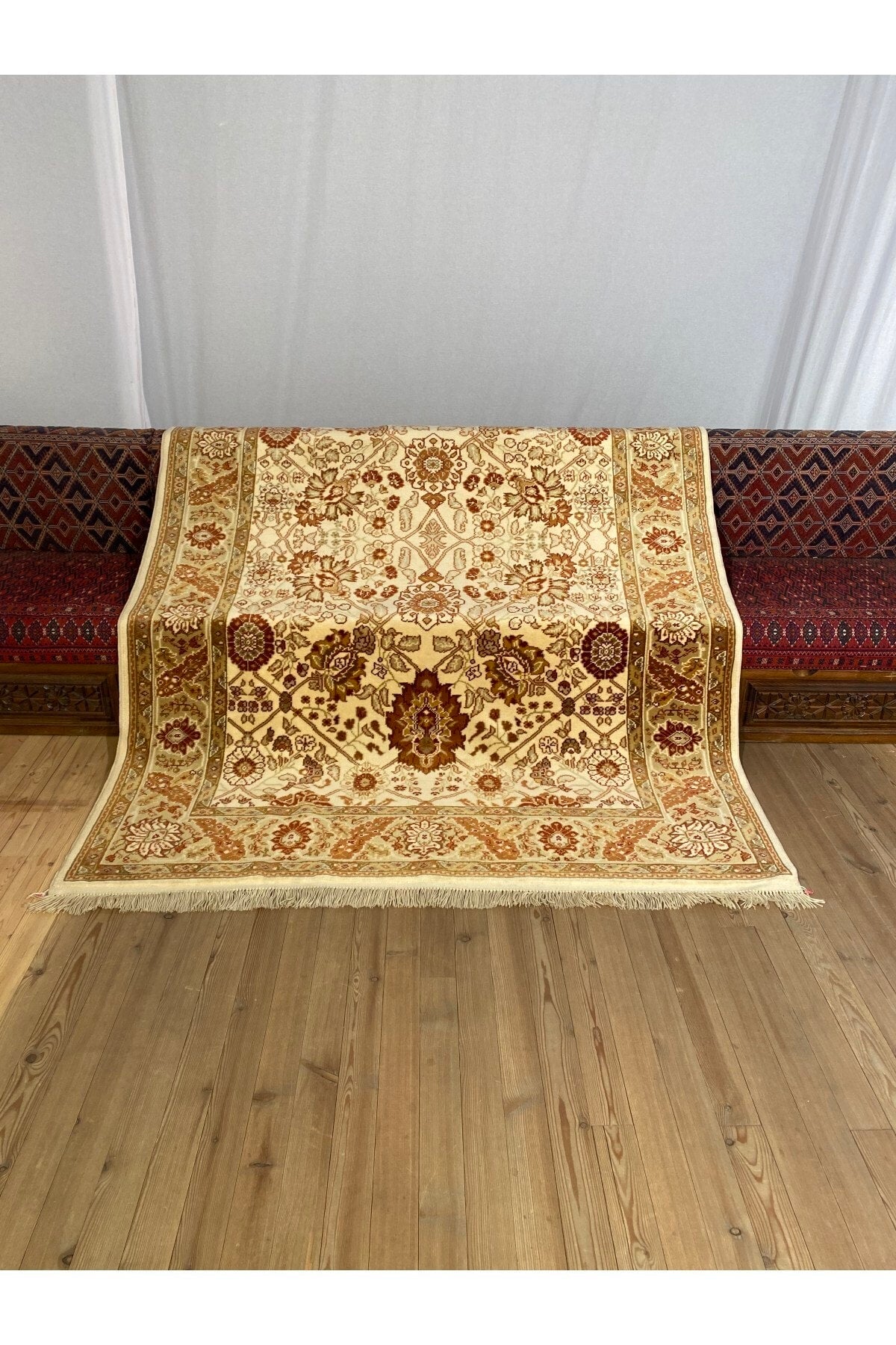 SIRVAN Rug Hand-Woven Usak Rug-182 X 262 - MALLTURK