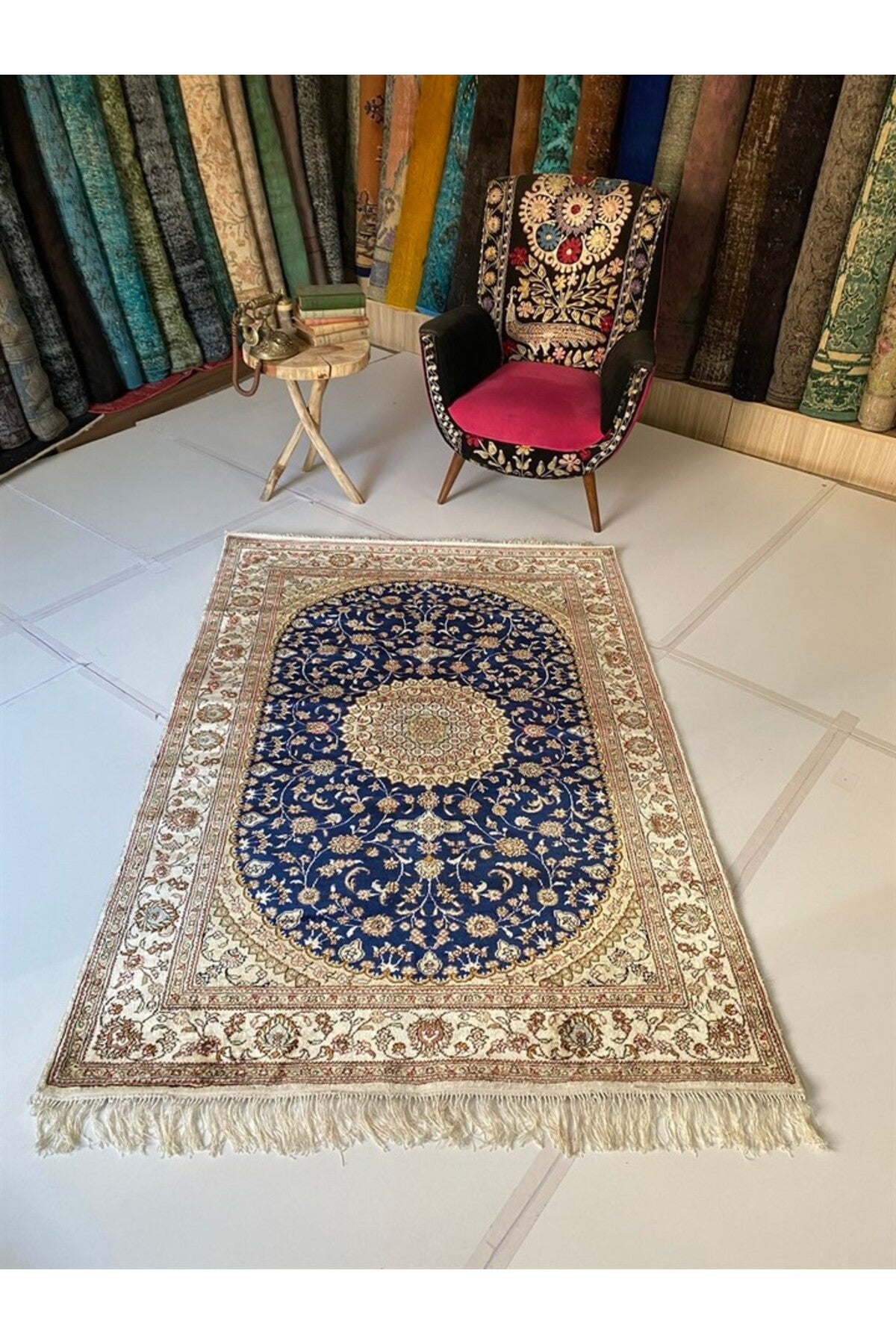 SIRVAN Rug Hand-Woven Silk Rug