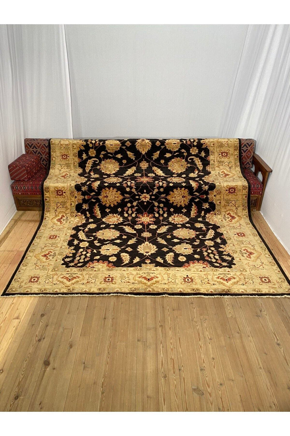 Sirvan Hali Handwoven Usak Carpet - 279 x 338 - MALLTURK