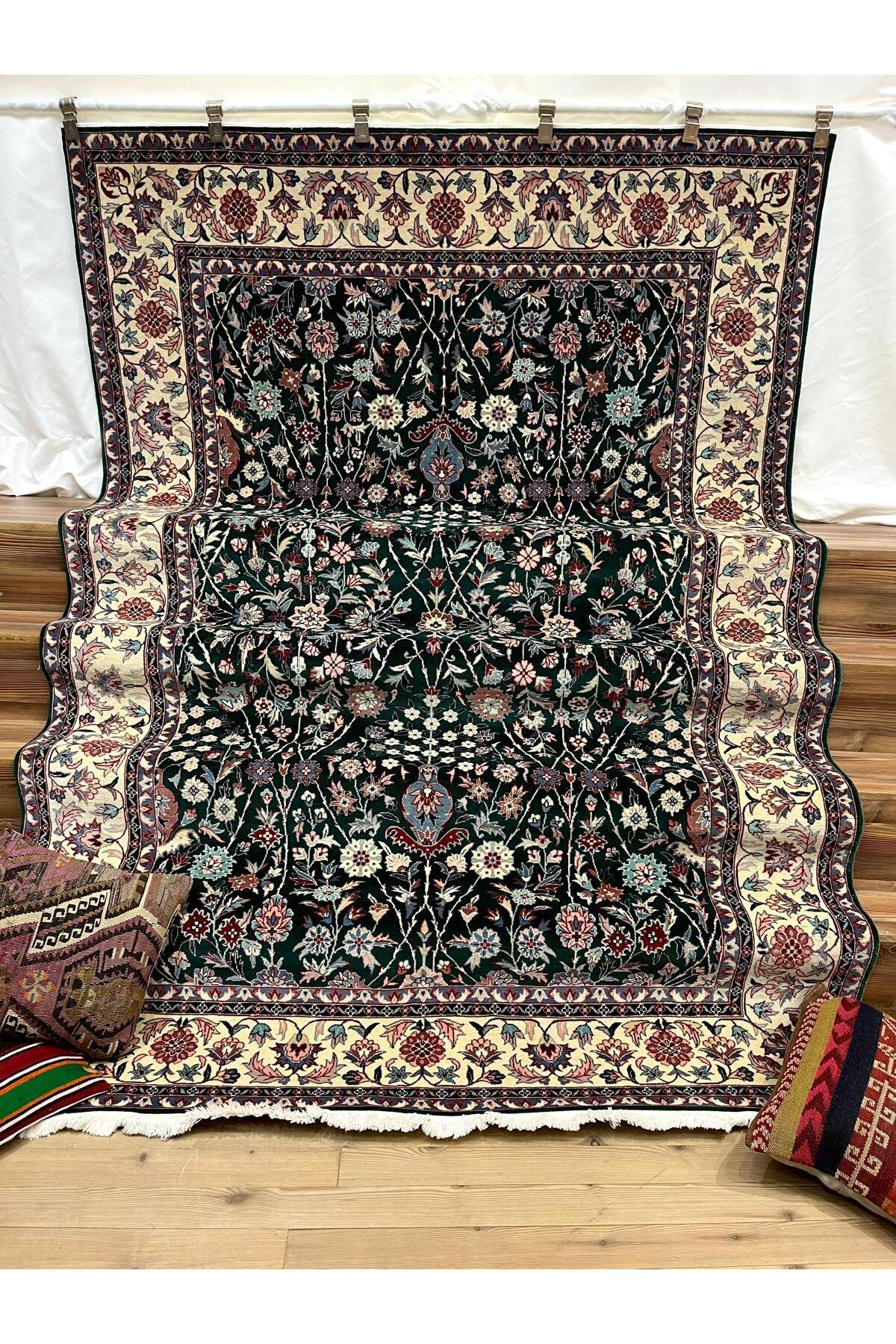 SIRVAN Rug Hand-Woven Hereke Rug - 275 x 185 - MALLTURK