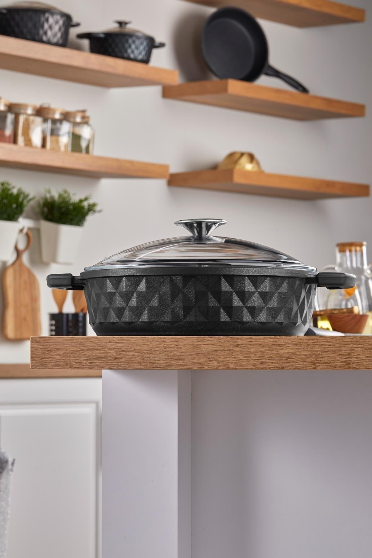 Tac Bella Glass Lid Cast Shallow Pot