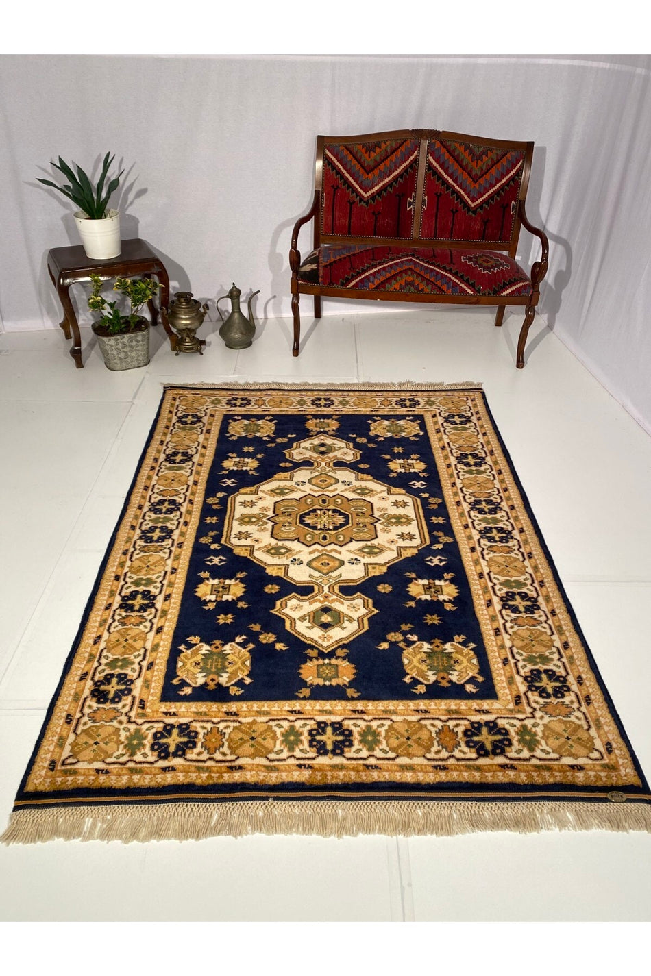 Sirvan Hali Handwoven Antique yoruk Carpet - 150 x 196 - MALLTURK