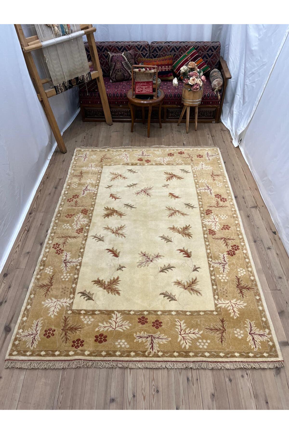 SIRVAN Rug Hand-Woven Usak Rug - 250 x 176 - MALLTURK