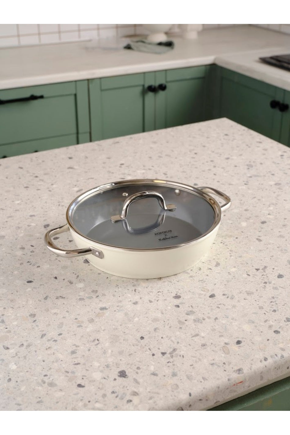 Karaca x Refika Swiss Crystal Kulplu 0 Yag Ile Nonstick Saute Pan Creamy - MALLTURK