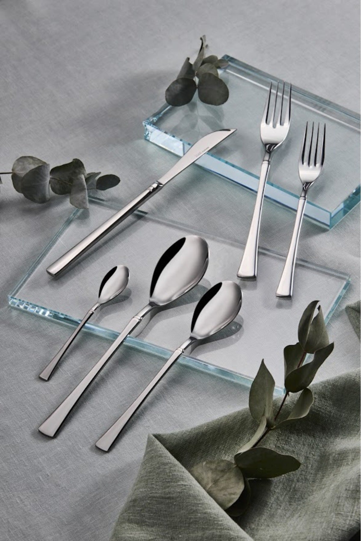 Karaca rayer 72 Piece 12 Place Setting Flatware Set - MALLTURK