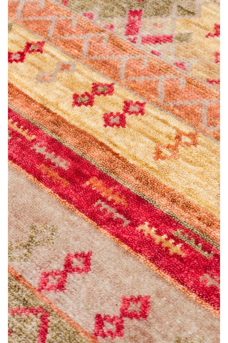 Eko Hali Zara ZR 12 Red Autumn is a special loom rug shaped by the intensive handiwork of women from Usak. - MALLTURK
