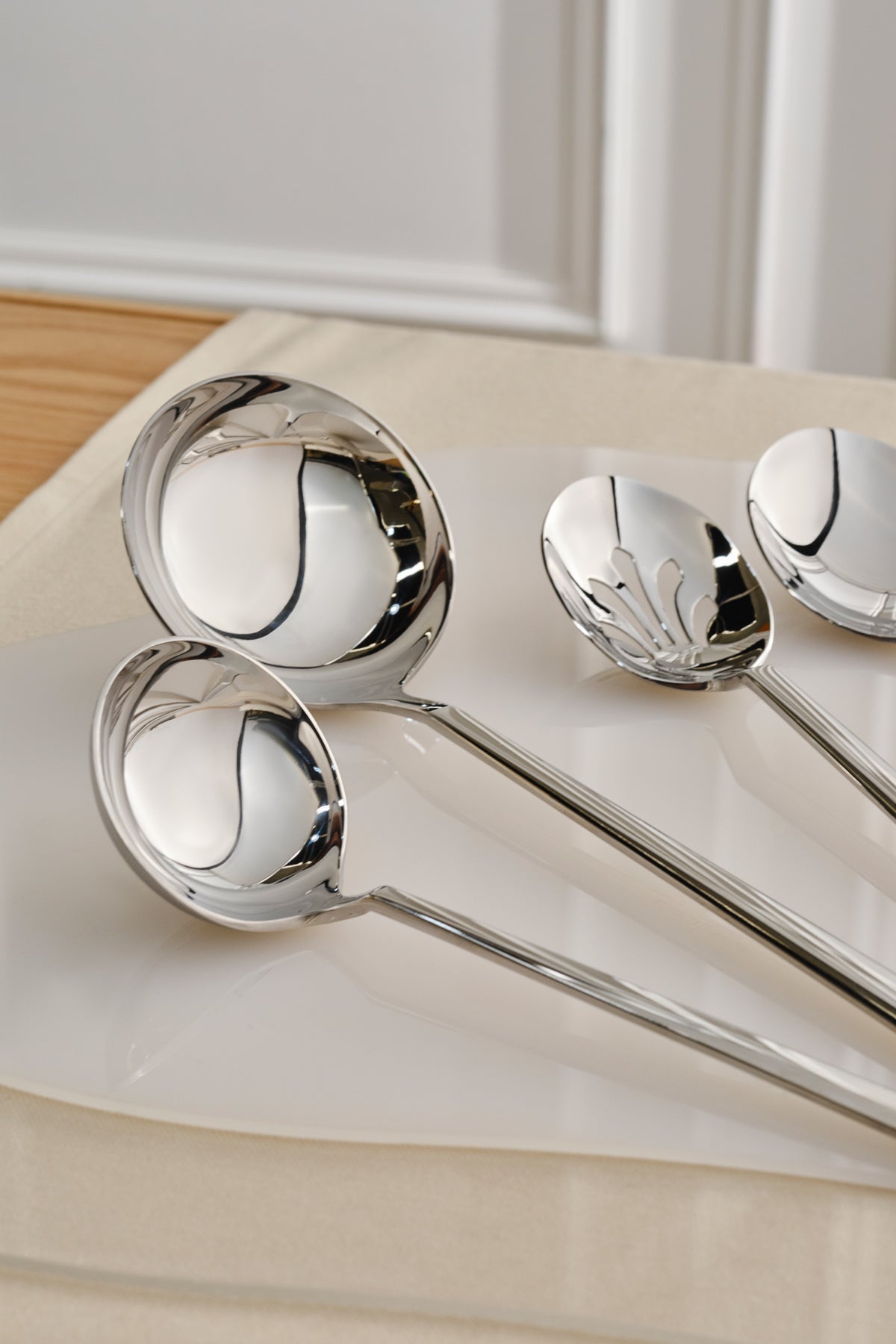 Karaca carmelo 91 Piece 12 Place Setting Flatware Set ve 7 Piece Serving Utensil Set - MALLTURK