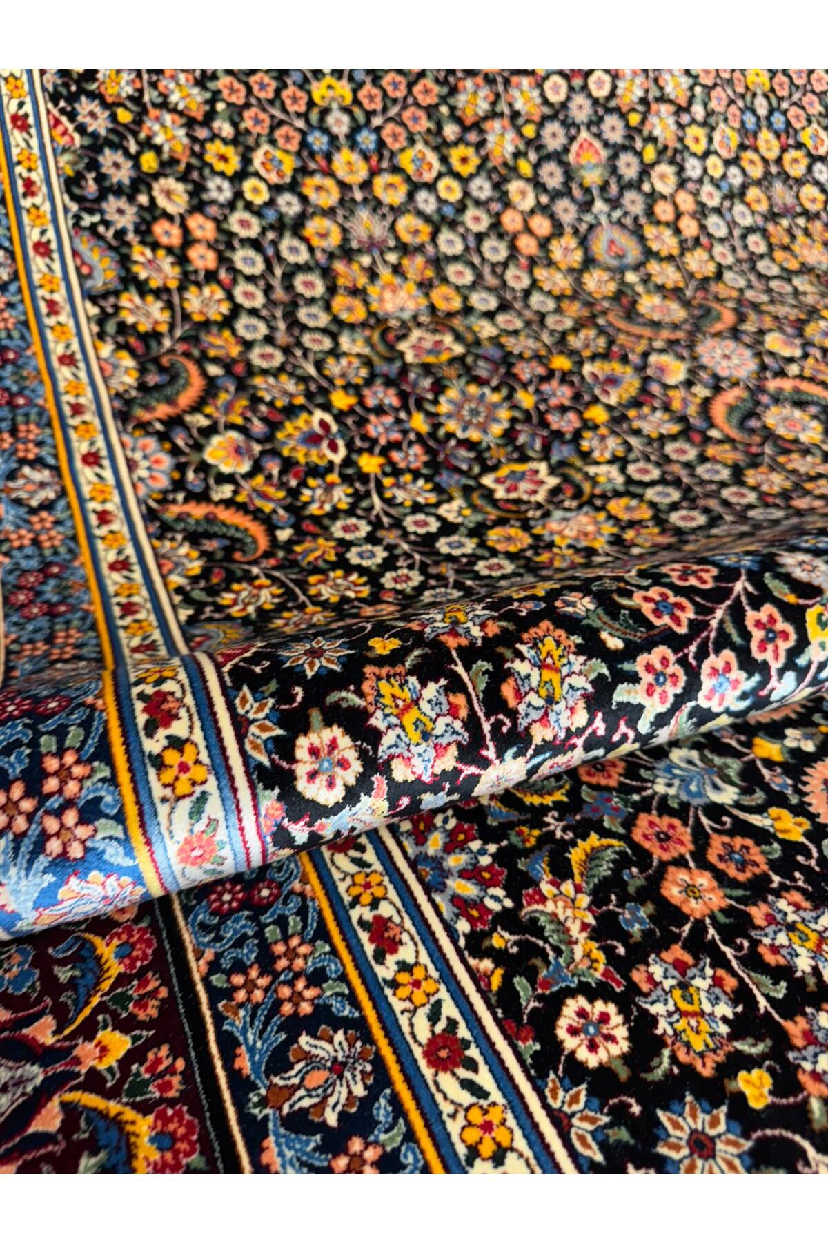 Rustikev Iranian Silk Hereke Rug - MALLTURK