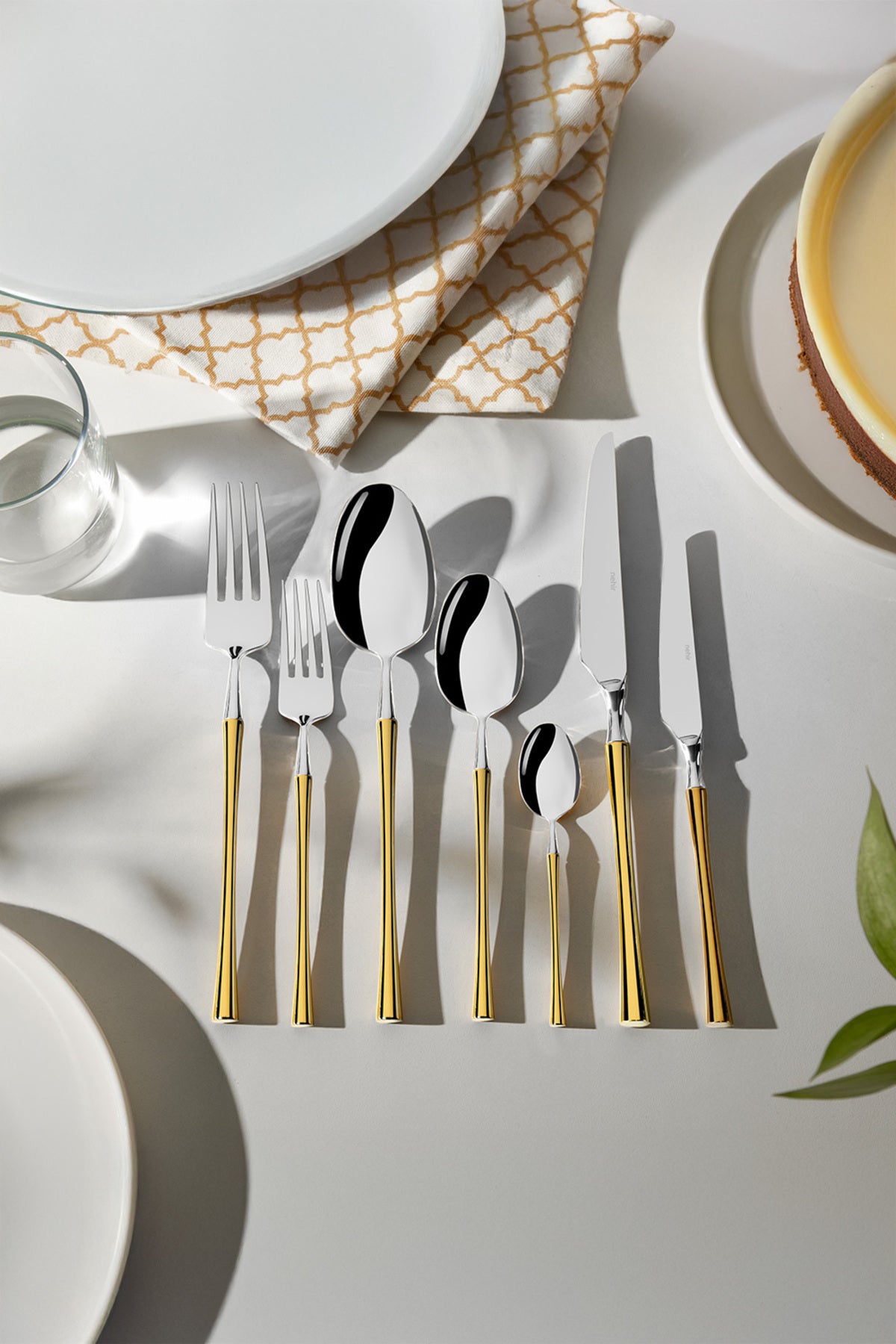 Nehir marbella altin Satin 12 Place Setting 84 Piece Boxed Flatware Set - MALLTURK
