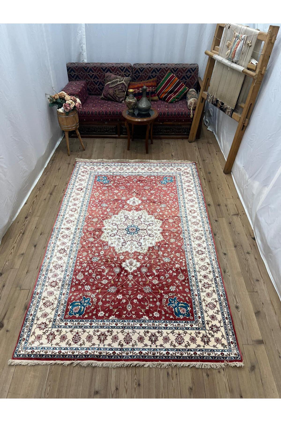SIRVAN Rug Hand-Woven Silk Rug - 157x244