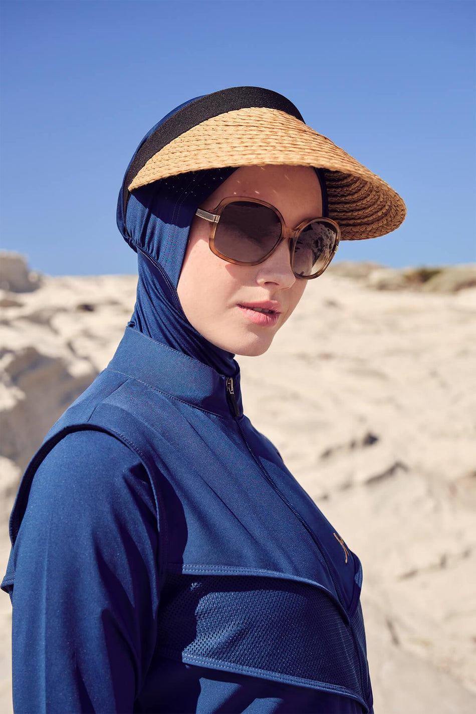 Hashema Black Beige Visor Straw Hat