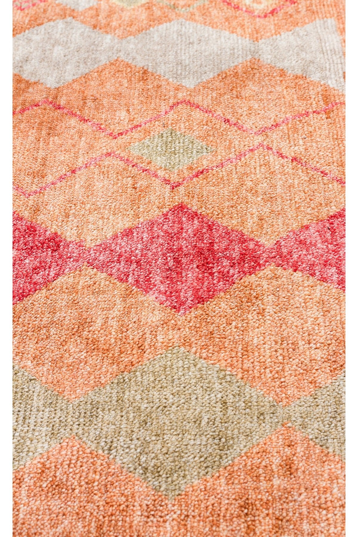 Eko Hali Zara ZR 10 Red Autumn is a special loom rug shaped by the intensive handiwork of women from Usak. - MALLTURK