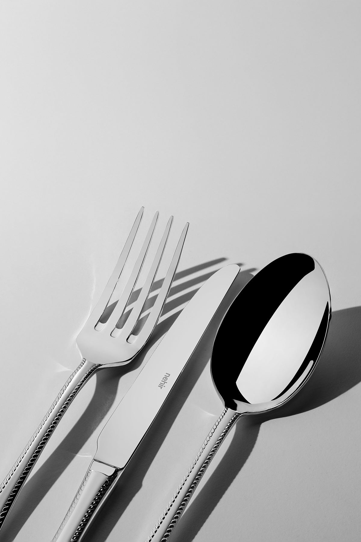 Nehir fulya Satin 12 Place Setting 84 Piece deri Boxed Flatware Set - MALLTURK