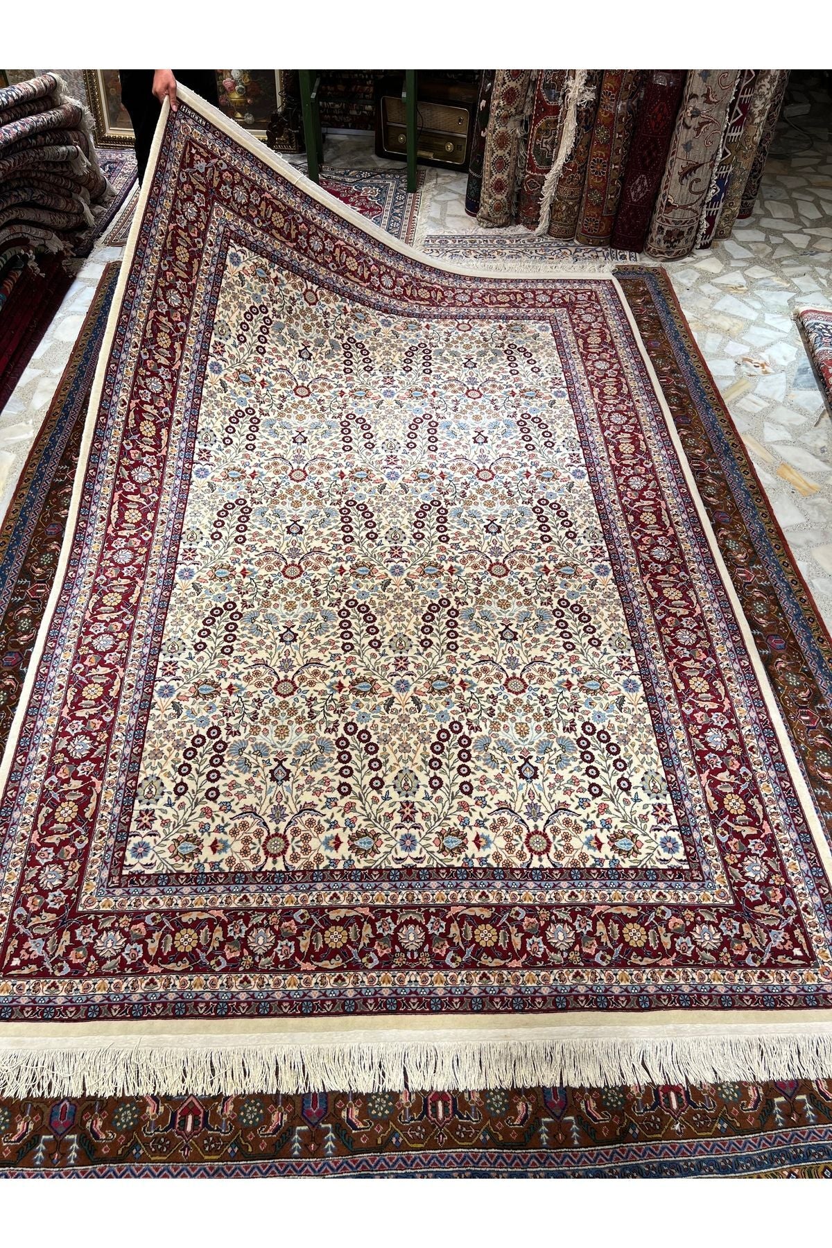 RD RAMAZAN DAG Hand Rug Art Hand-Woven Hereke Rug Signed Seven Mountains Flower 300x200 - MALLTURK