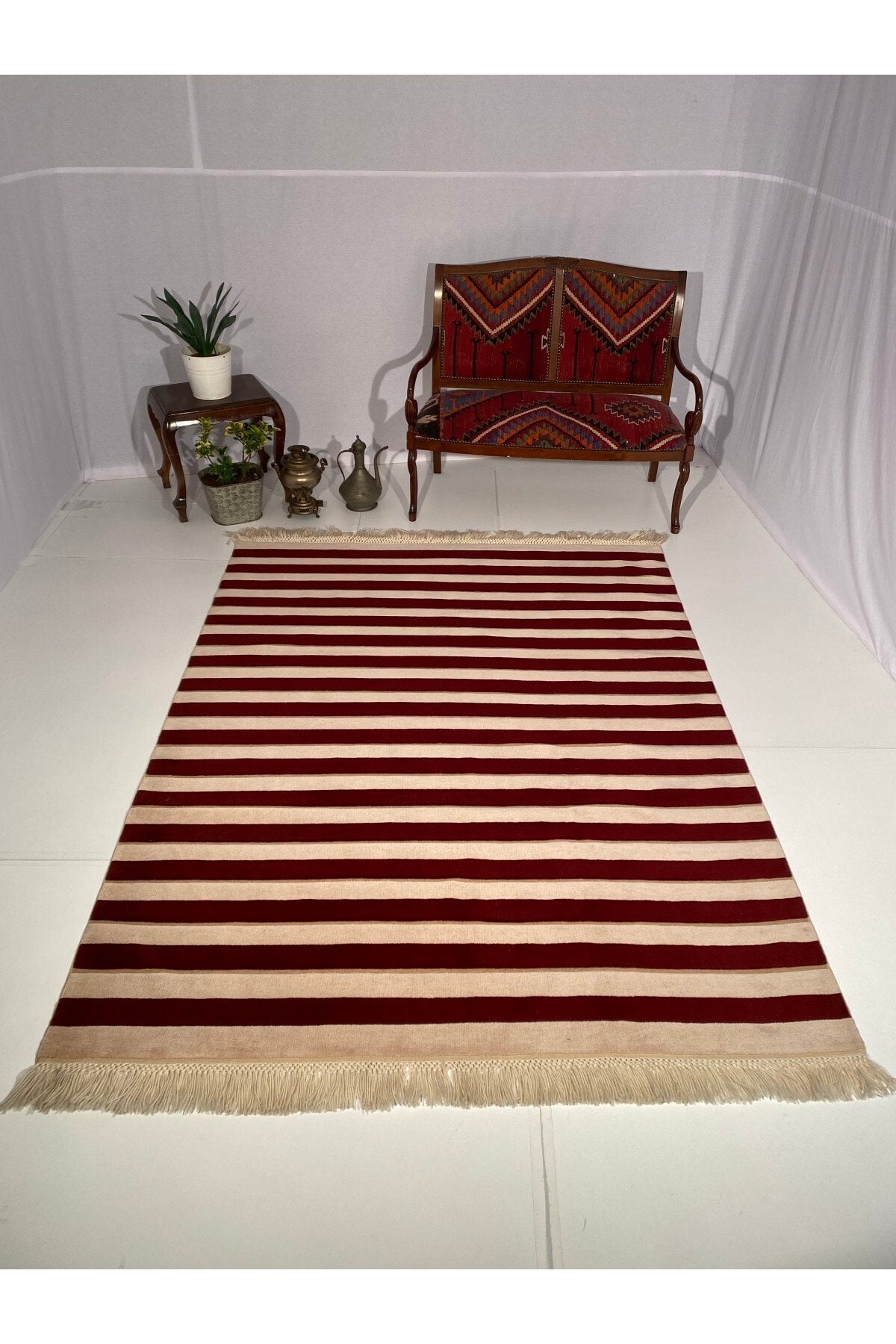 SIRVAN Rug Hand-Woven Usak Rug 180 X 230