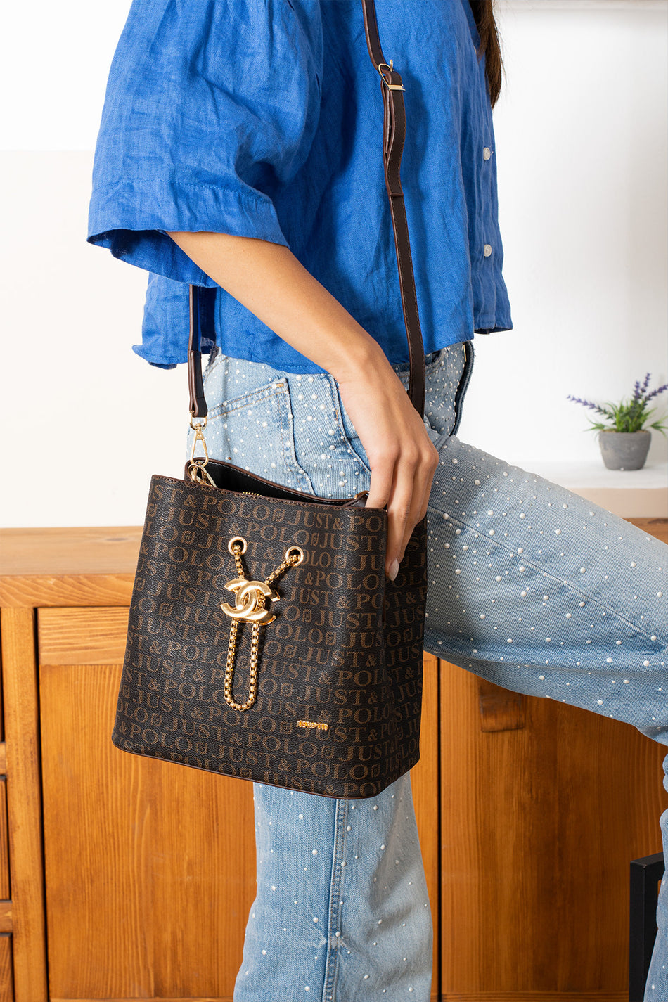 Just Polo Coffee Women's Hand and Shoulder Bag with Magnetic Closure and Chain Detail