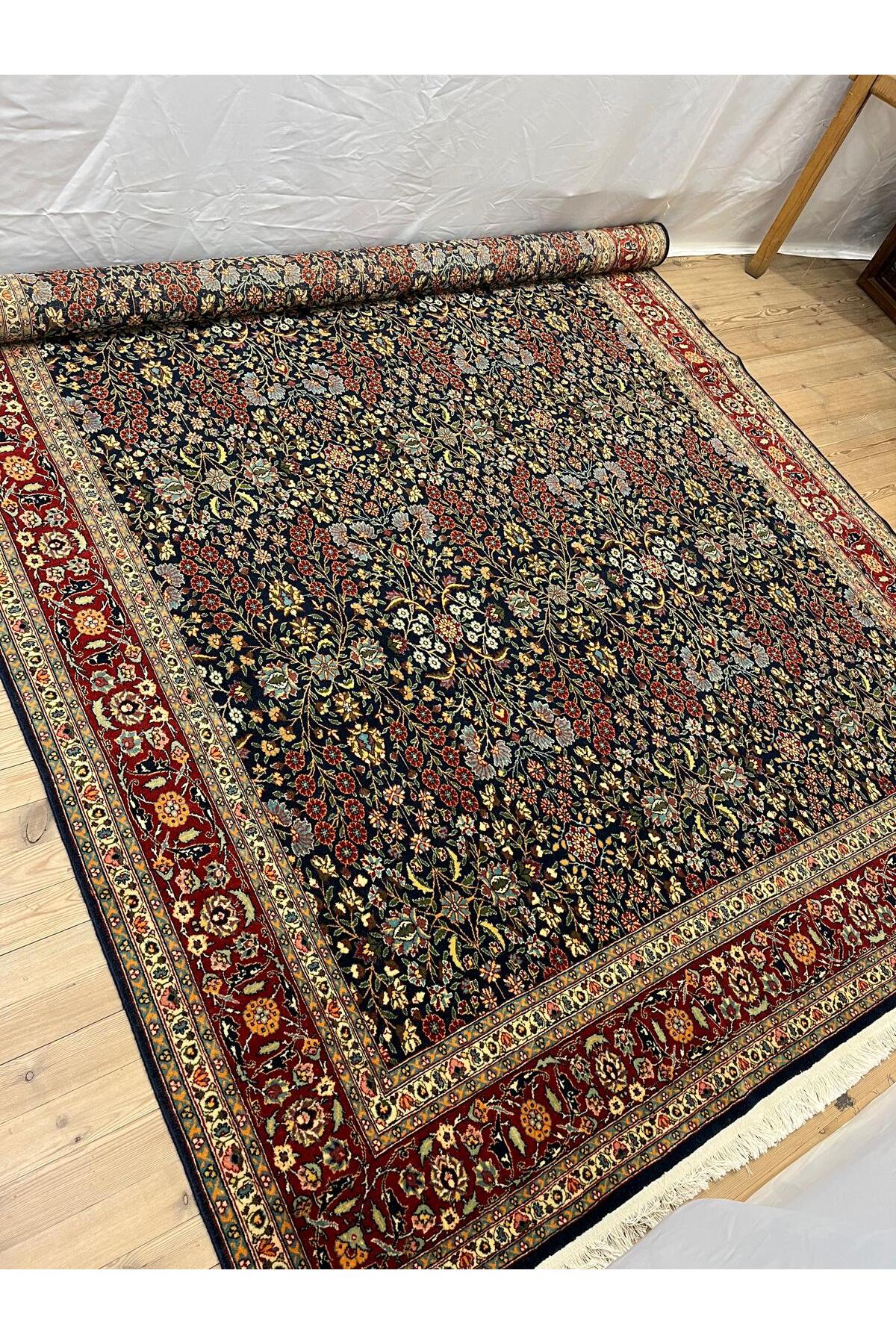 SIRVAN Rug Hand-Woven Hereke Rug - 345 x 228 - MALLTURK