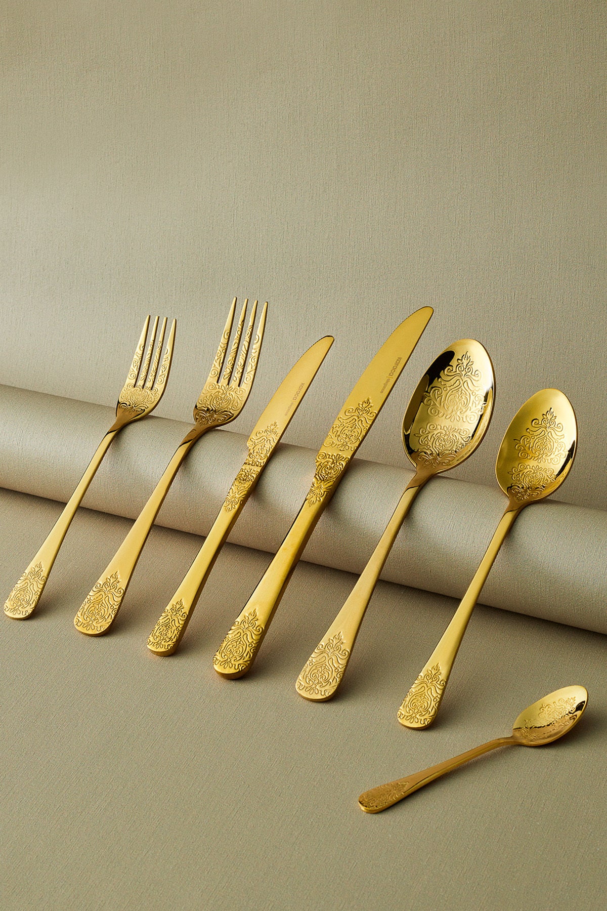 Karaca elegance bellatrix 84 Piece 12 Place Setting Flatware Set gold - MALLTURK