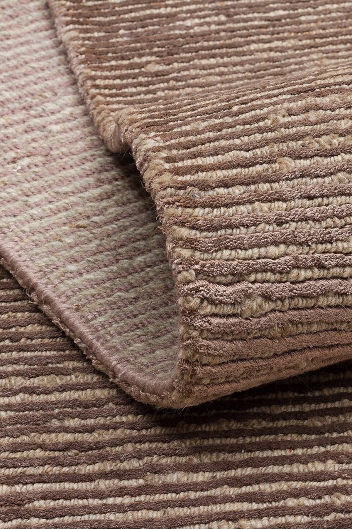 Vog Hali Siena Anthracite is a living room rug meticulously crafted using hand-weaving techniques, made from a natural bamboo and wool blend. - MALLTURK