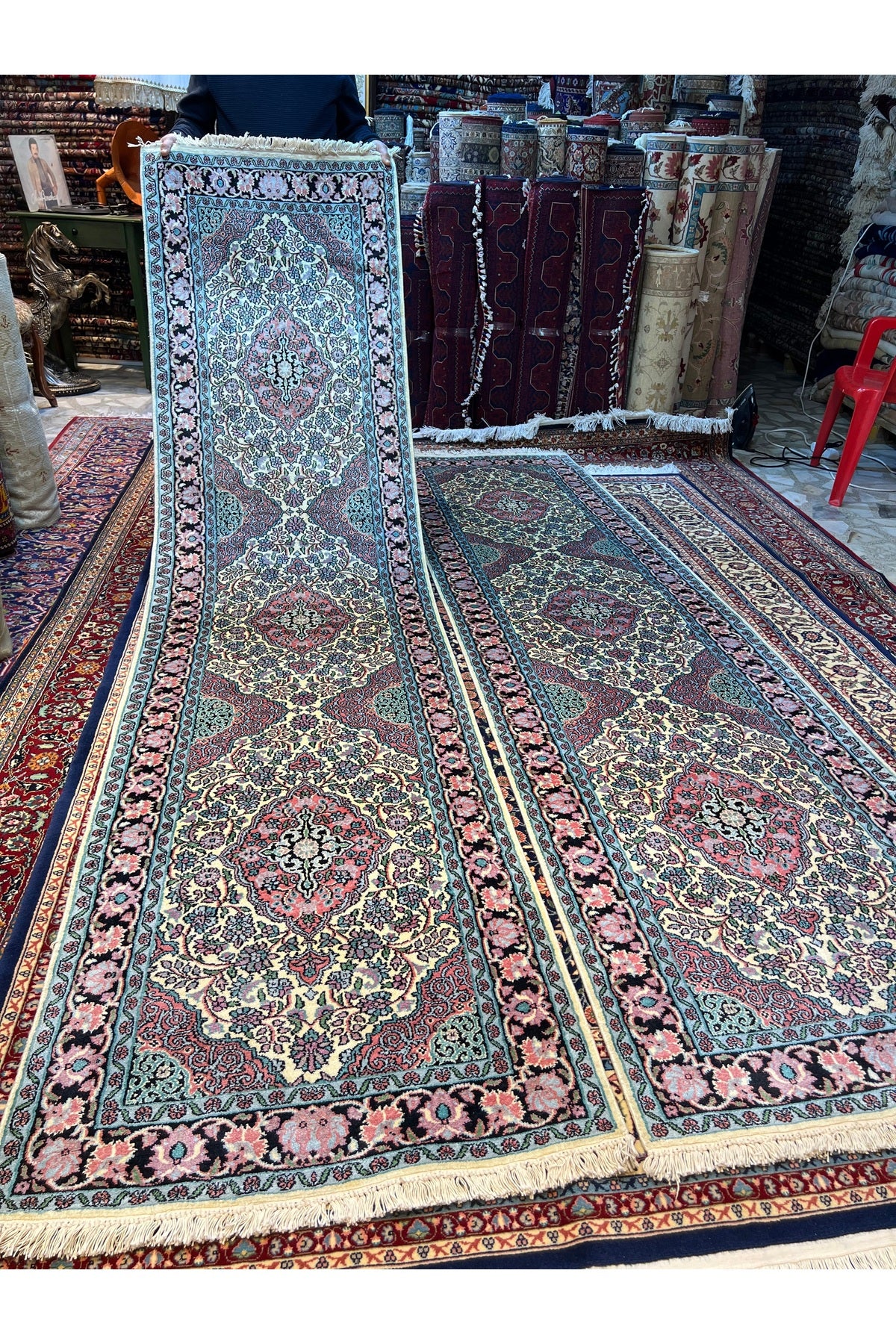 RD RAMAZAN DAG Hand Rug Art Hand-Woven Iranian Kashmir Silk Rug Size 304x80 - MALLTURK