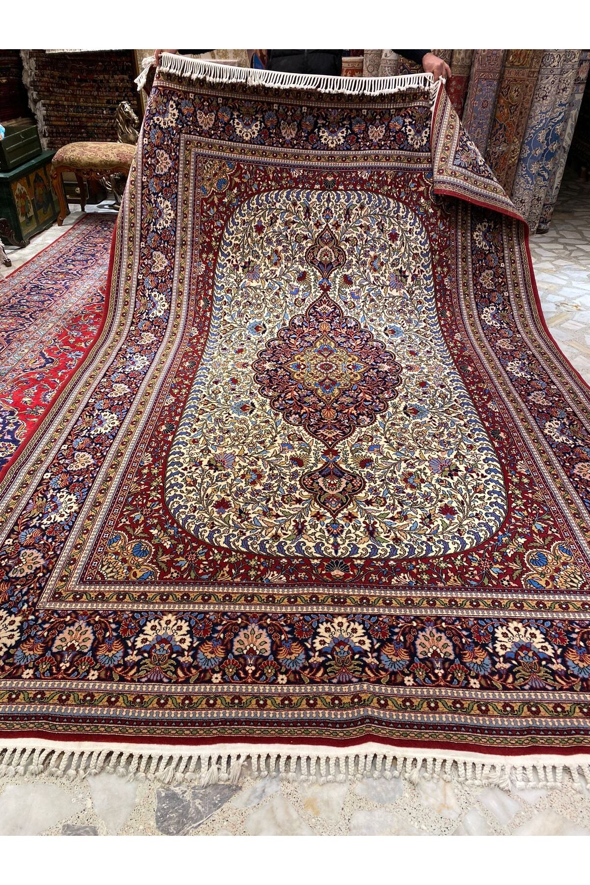 RD RAMAZAN DAG Hand Rug Art Hand-Woven Duruder Hereke Rug Signed Size 335x215 - MALLTURK