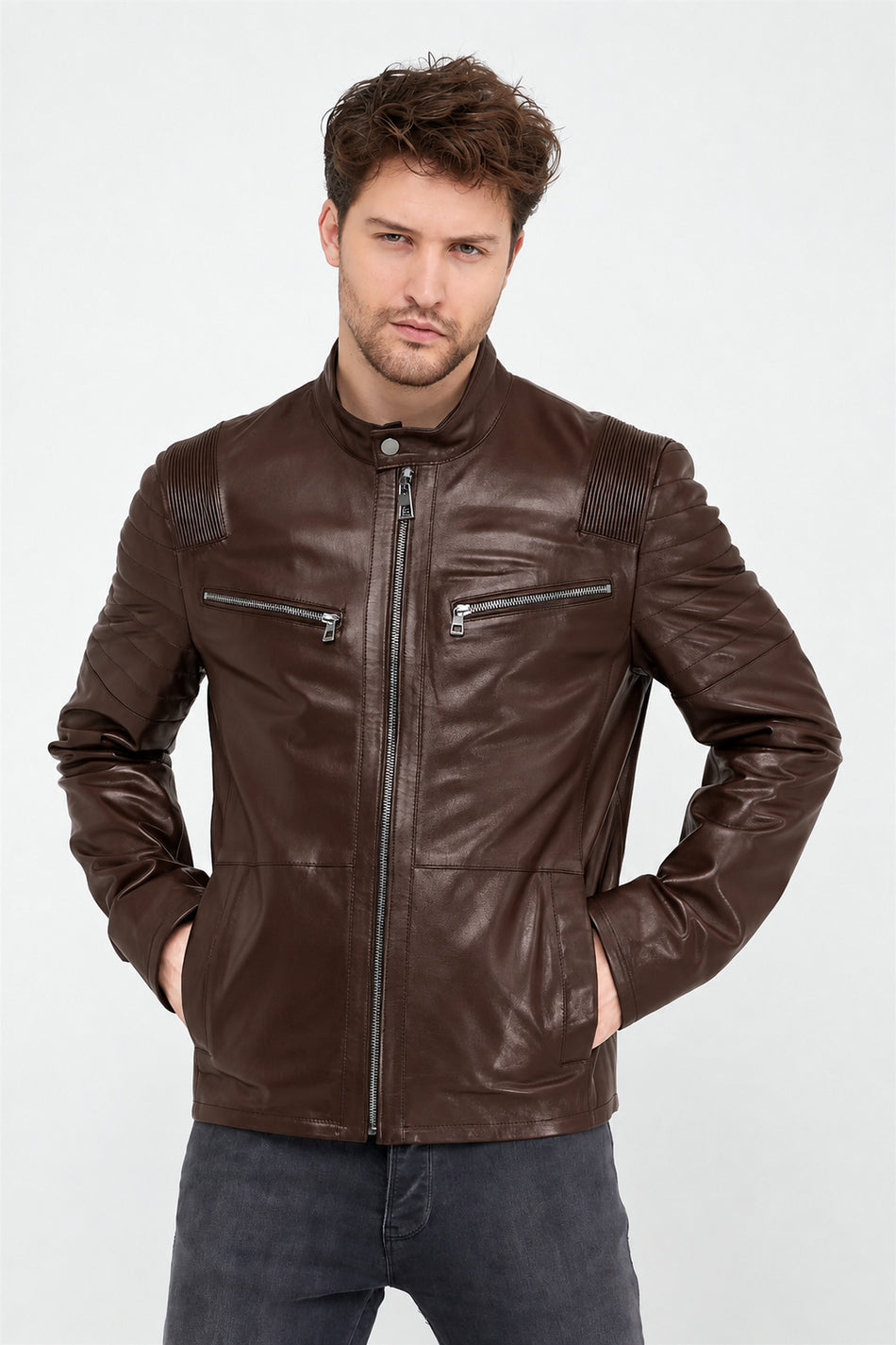 Chaqueta de cuero café con bolsillos con cremallera Leather Club