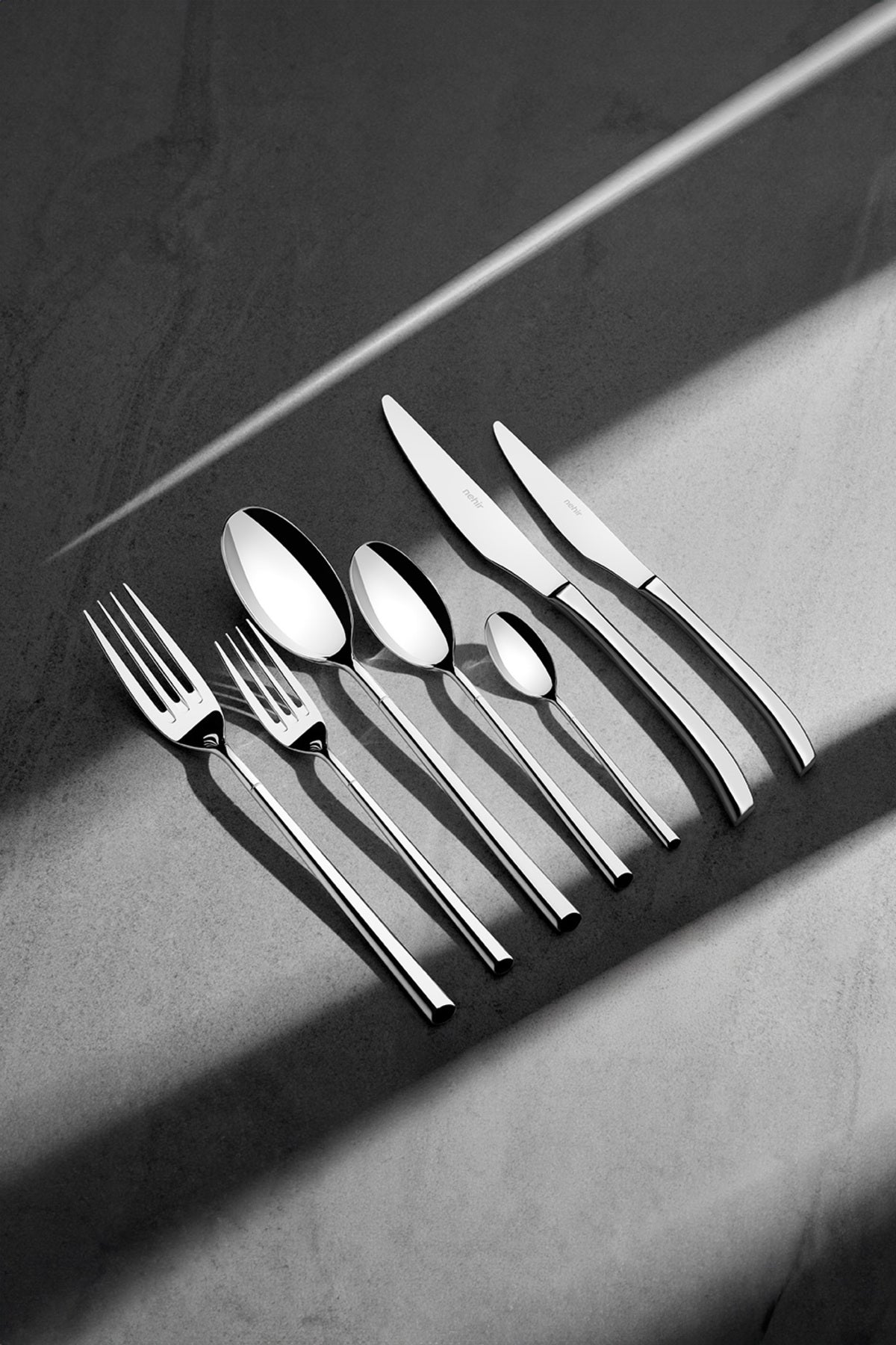 Nehir elegance Plain 12 Place Setting 84 Piece deri Boxed Flatware Set - MALLTURK