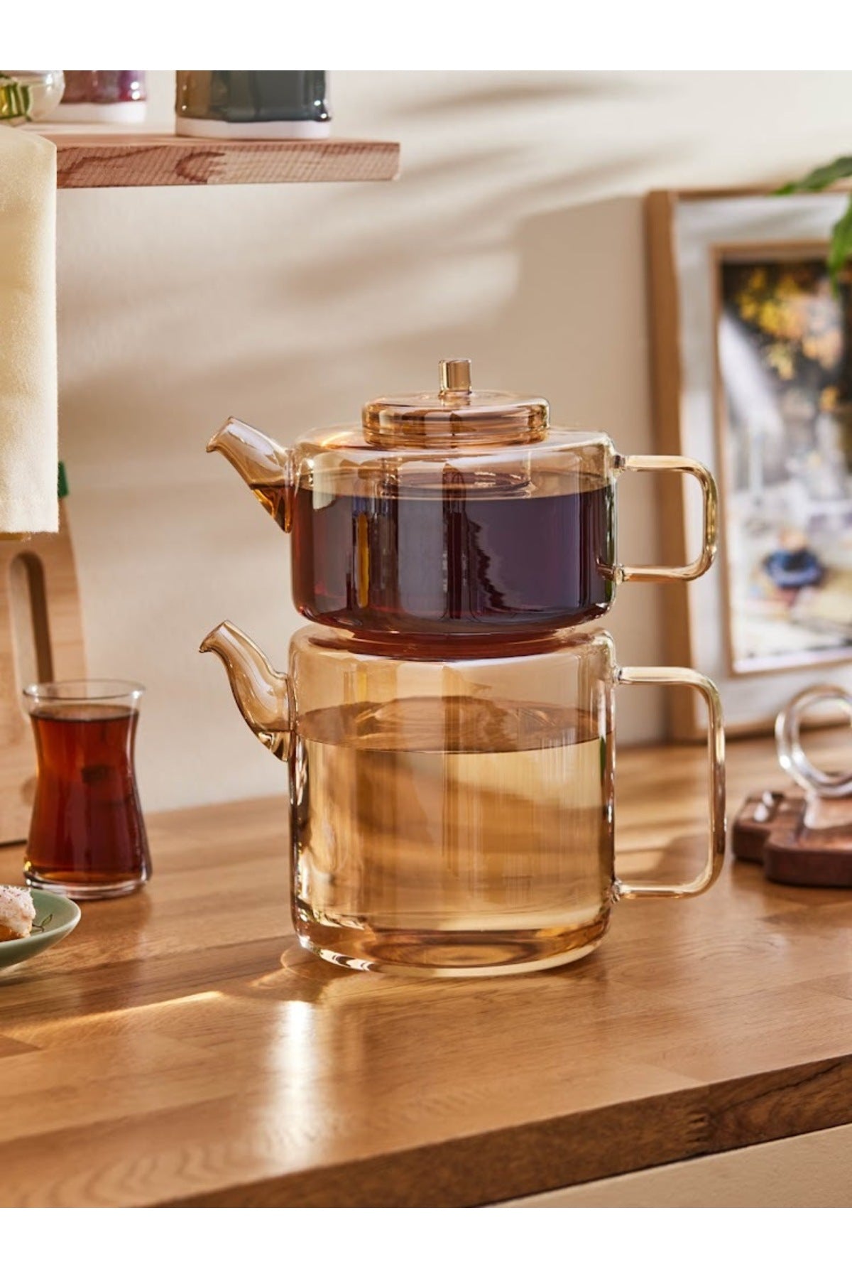 Karaca Flat Borosilicate Glass Midi Teapot in Amber - MALLTURK
