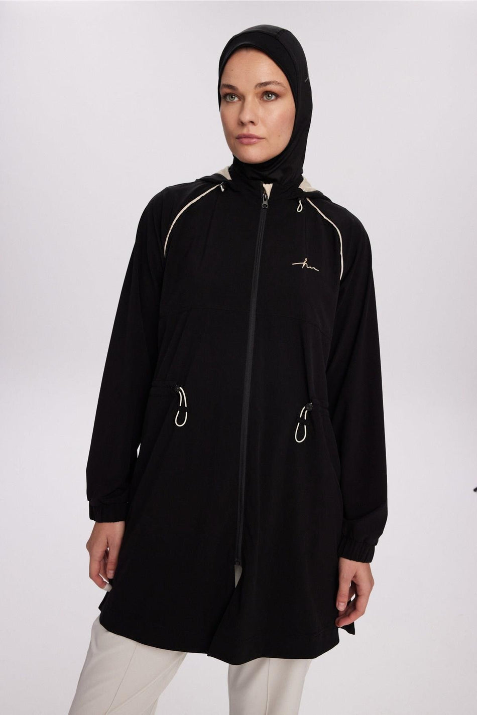 Hasema Active H-Per Fit Kapuzen-Wanderjacke mit Paspeldetail, Schwarz, ACT-37