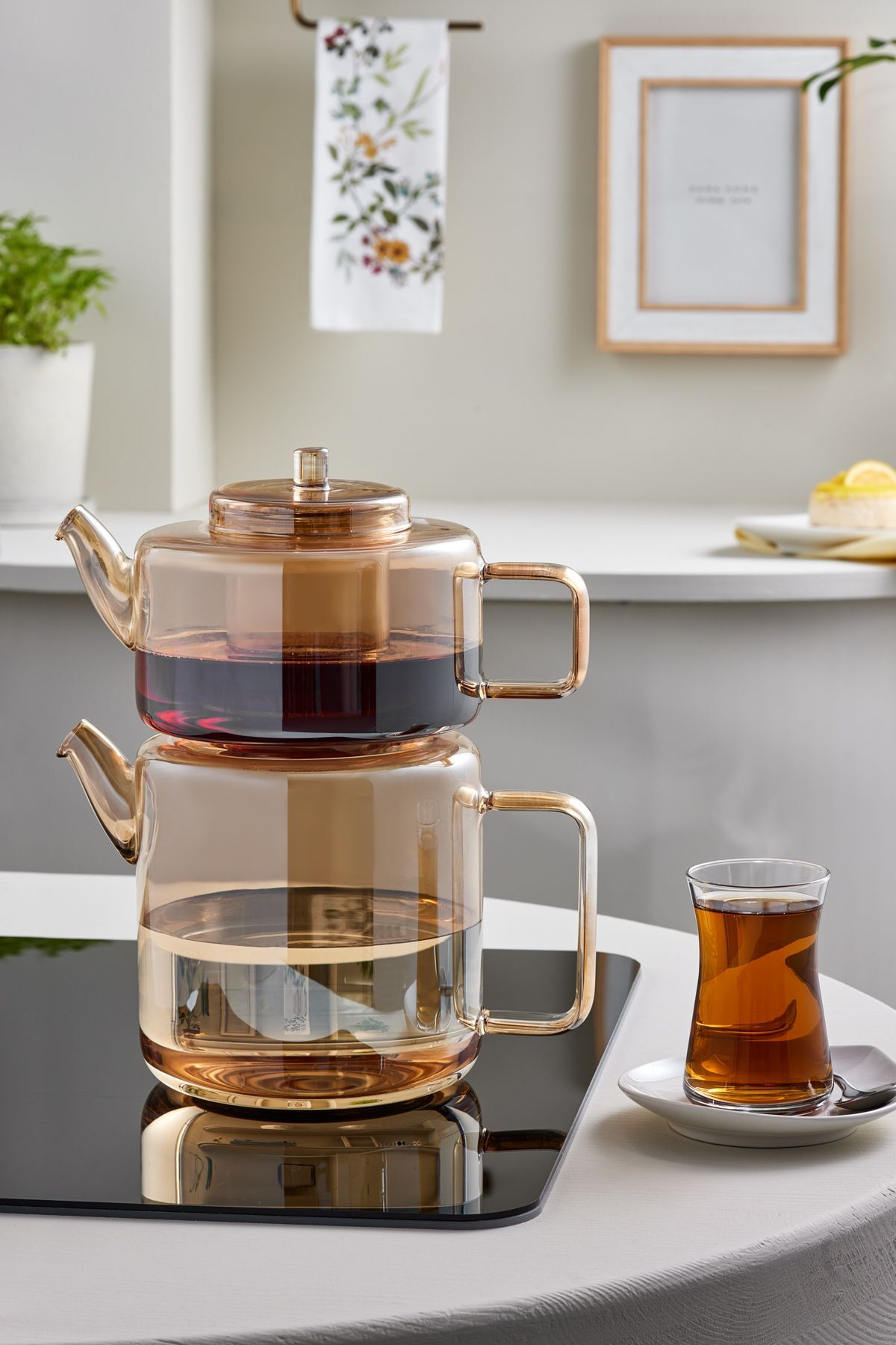 Karaca Flat Borosilicate Glass Midi Teapot in Amber - MALLTURK