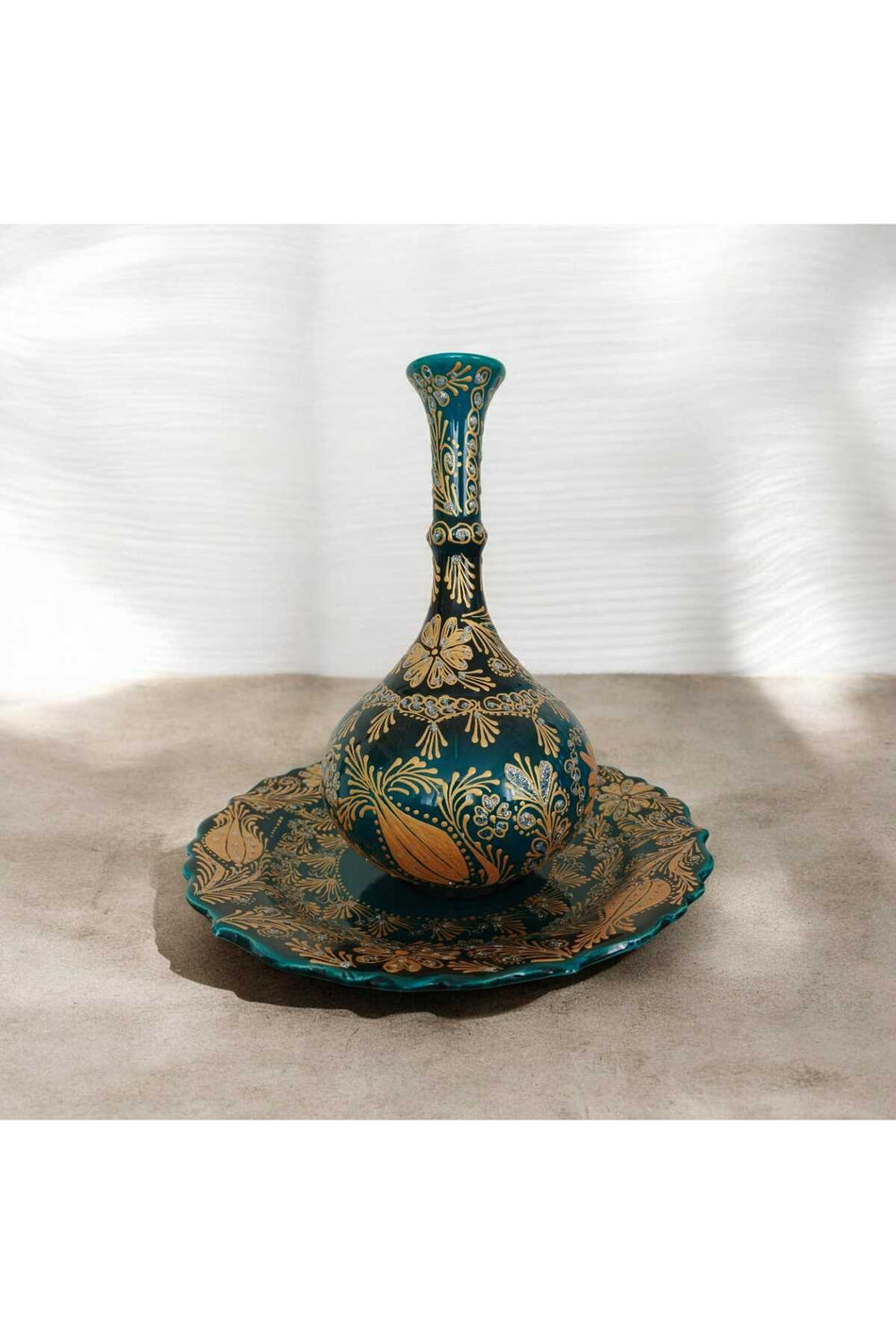 Sema Cini handmade 30 cm gold-gilded teardrop-shaped ceramic vase with 30 cm plate. - MALLTURK