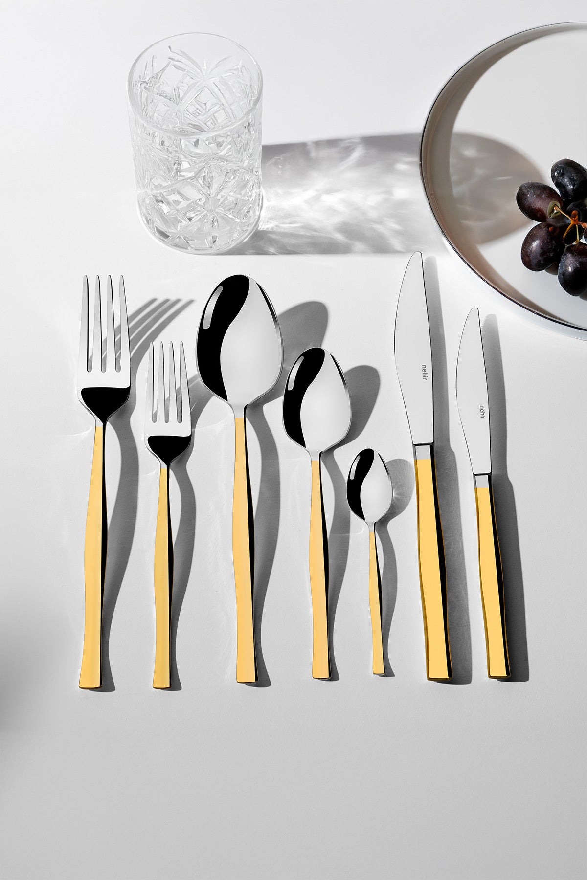 Nehir zarif altin Plain 12 Place Setting 84 Piece Boxed Flatware Set - MALLTURK
