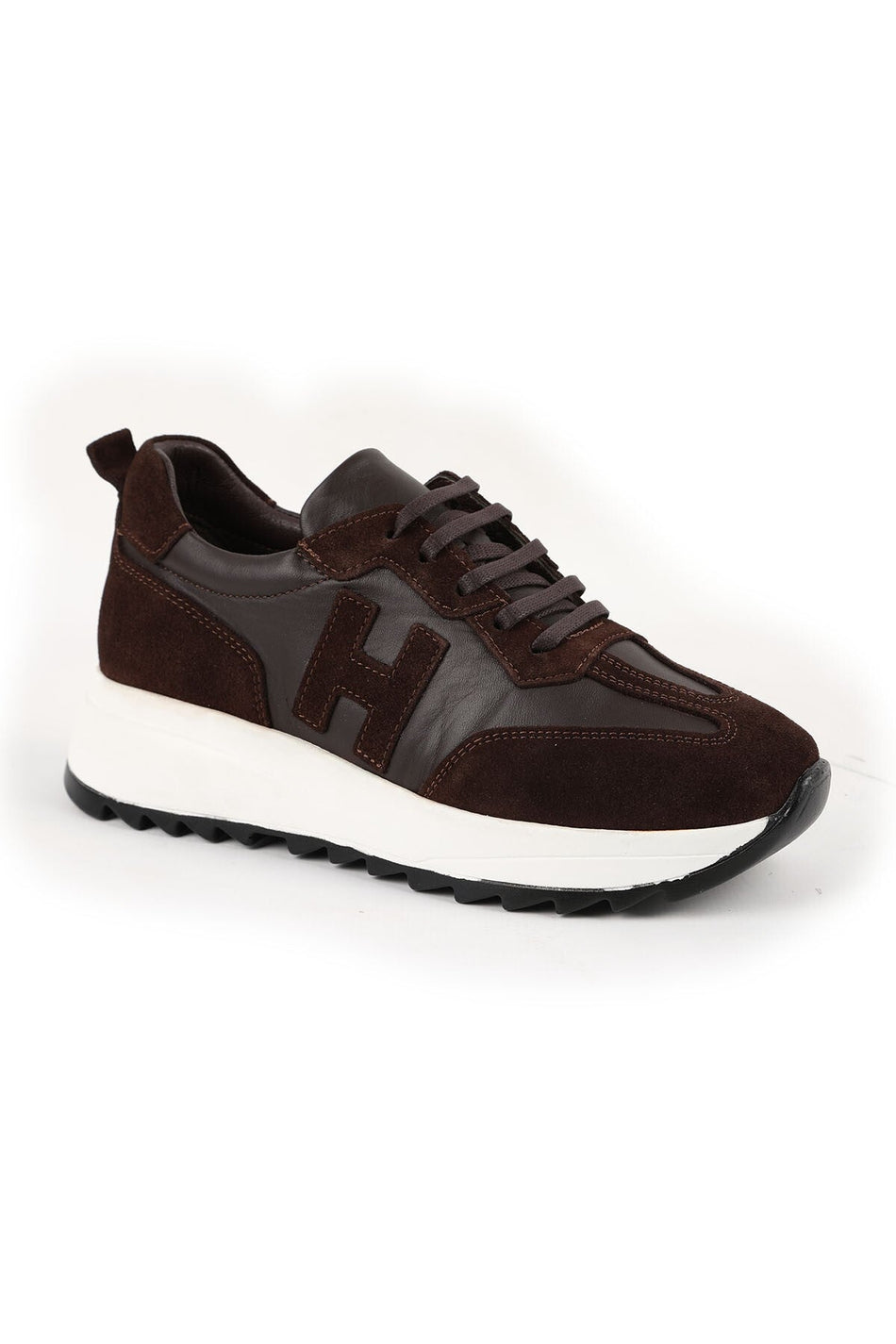 Sepatu Kets Wanita dengan Detail Logo H, Tampilan Antik Suede, Sol Lug Tebal, Sepatu Olahraga Kasual L086.923