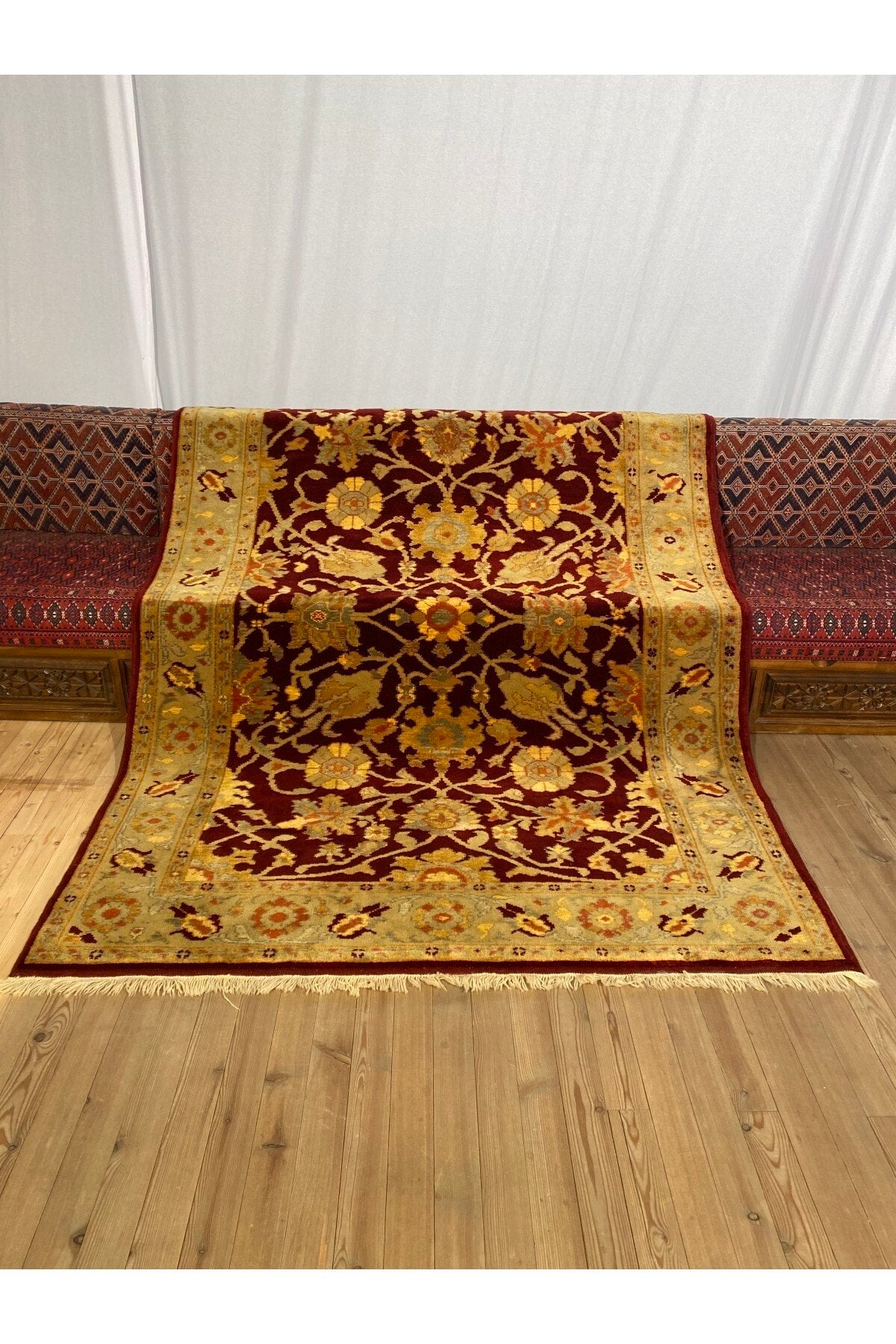 SIRVAN Rug Hand-Woven Usak Rug-177 X 243