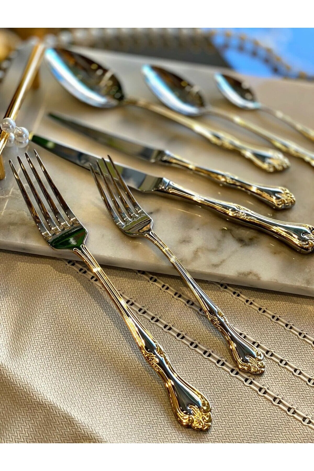 Nehir lalezar altin Plain 84 Piece 12 Place Setting Boxed Flatware Set - MALLTURK