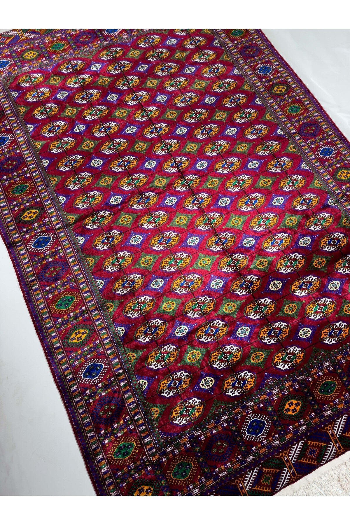 ADALI Hand-Woven Silk Turkmen Rug, Siki Dokumasiyla Ev Dekorasyonunuza Siklik Katin
