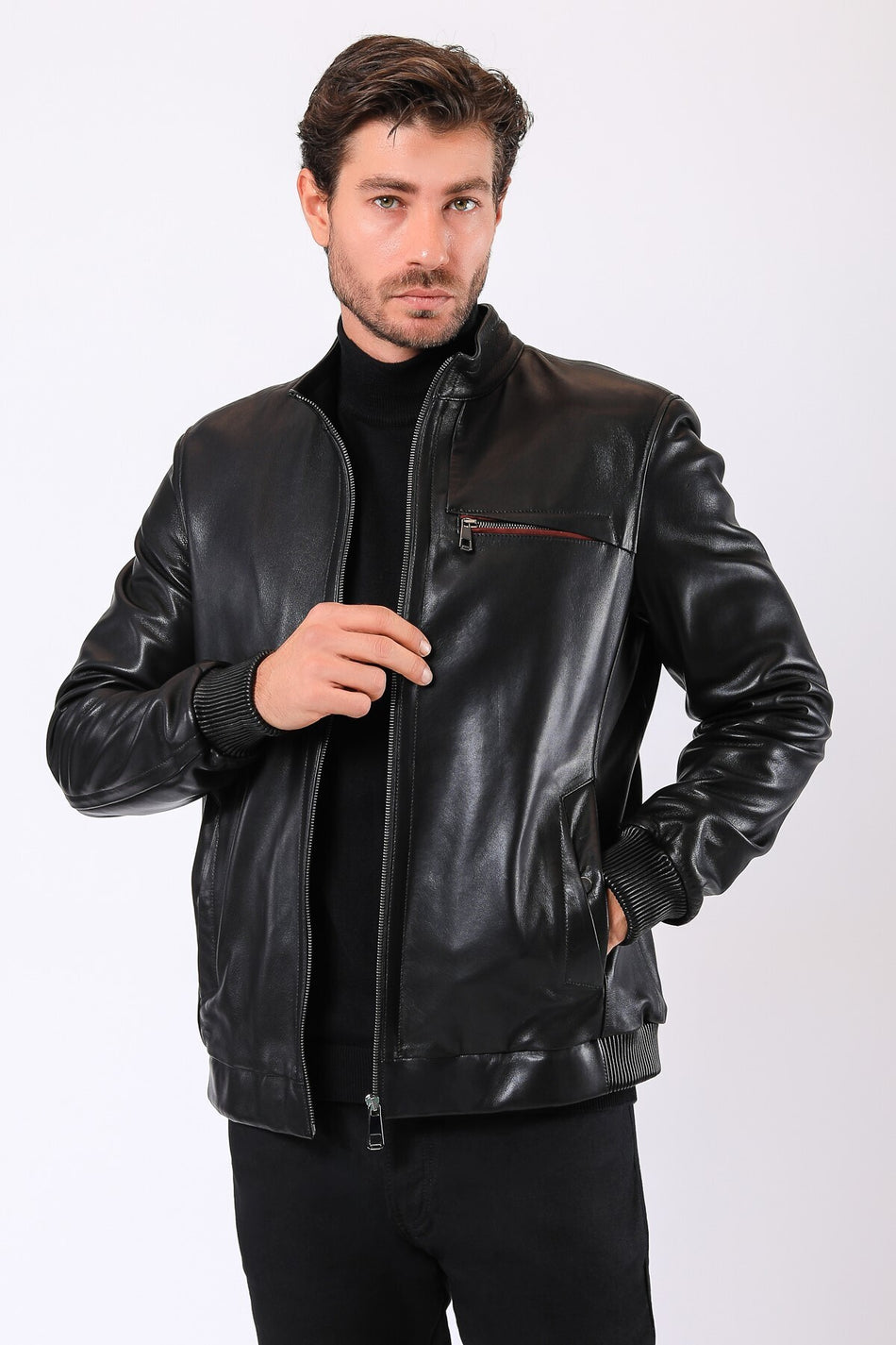 Черная кожаная куртка Leather Club