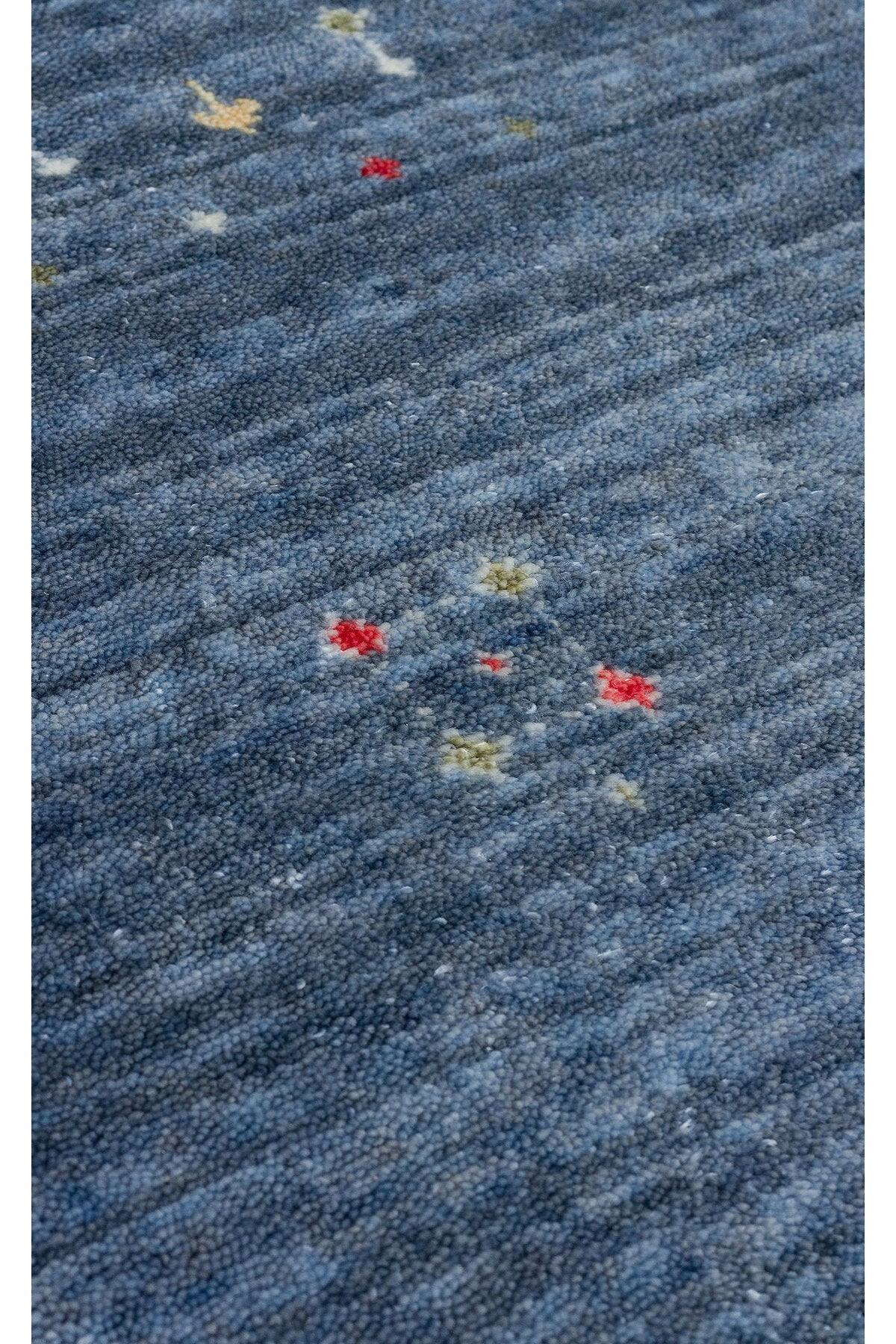 Eko Hali ZARA ZR 06 Blue Round, a special loom carpet shaped by the intensive hand labor of women from Usak. - MALLTURK