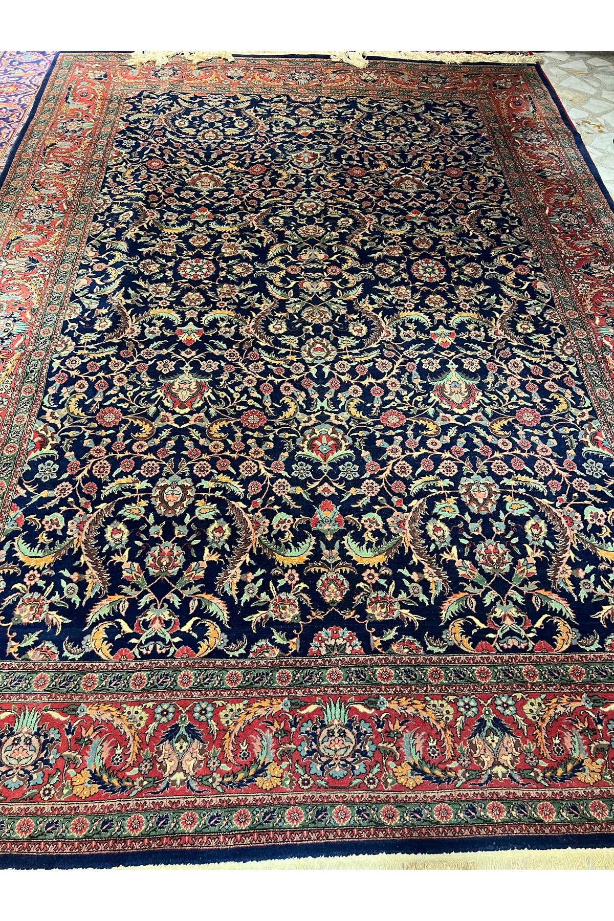 RD RAMAZAN DAG Hand Rug Art Hand-Woven Sivas Prison Workshop Hereke Rug Viyana Pattern Size 345x245 - MALLTURK